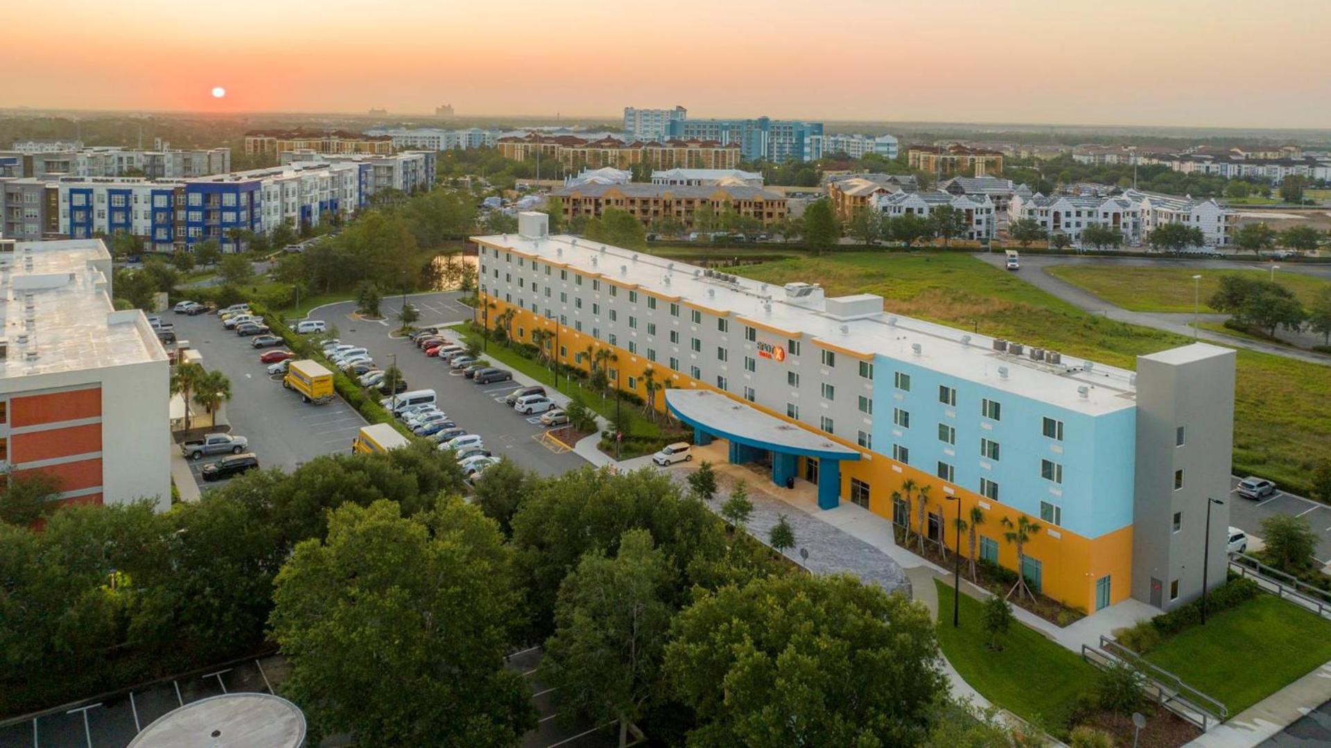 SPOT X Hotel Orlando Intl Dr by The Red Collection photo 96
