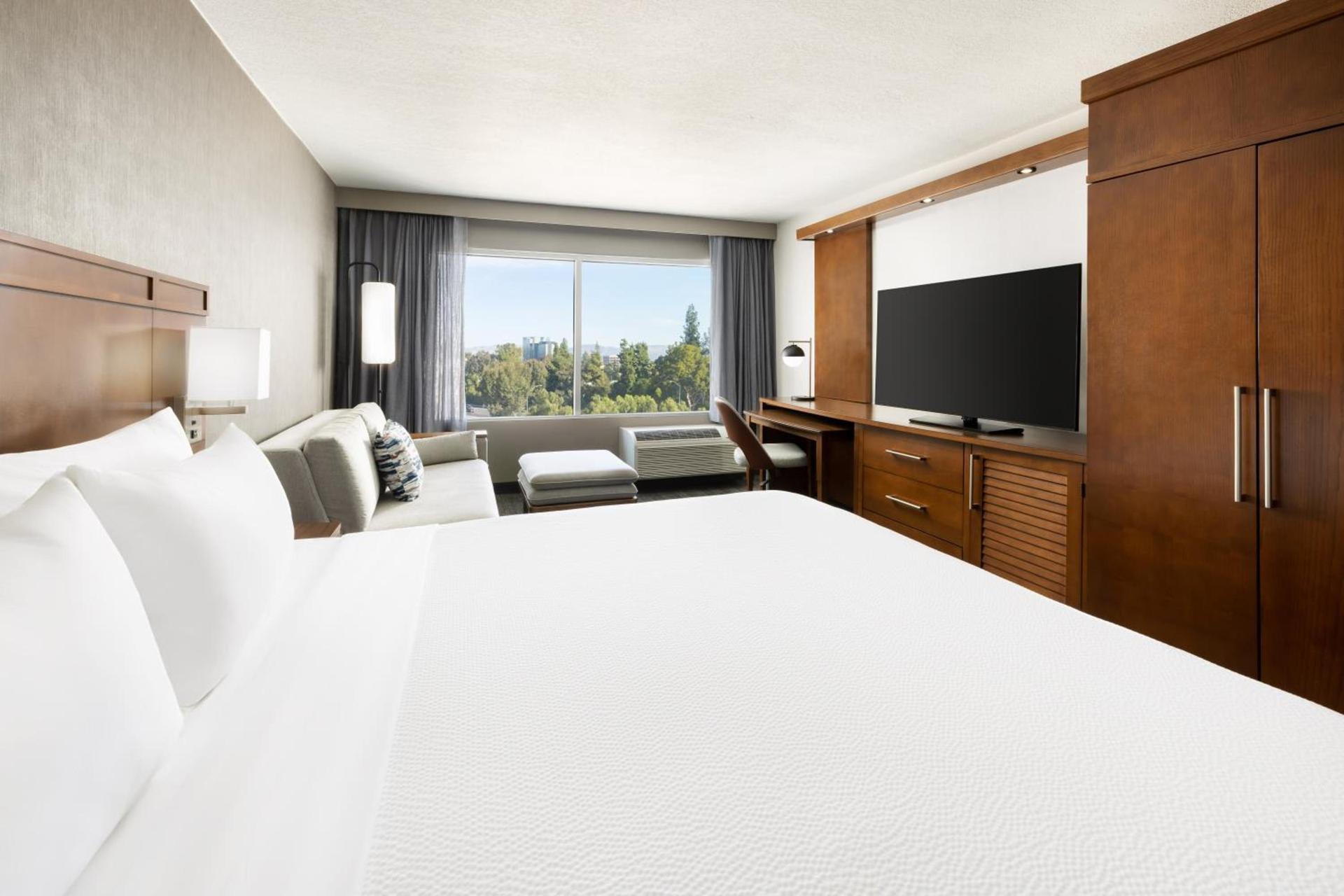 Courtyard by Marriott Los Angeles Woodland Hills photo 33