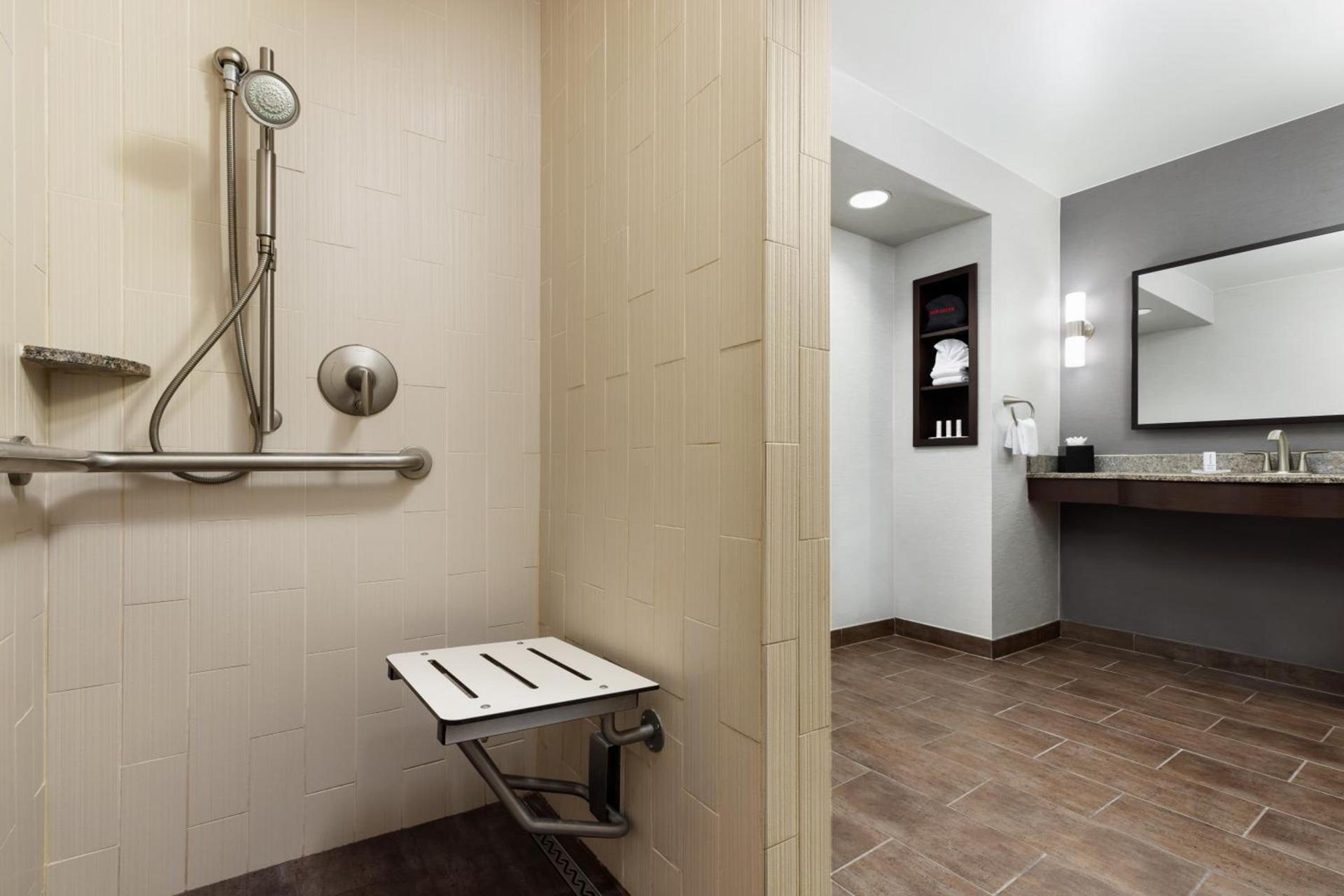 Courtyard by Marriott Los Angeles Woodland Hills photo 39
