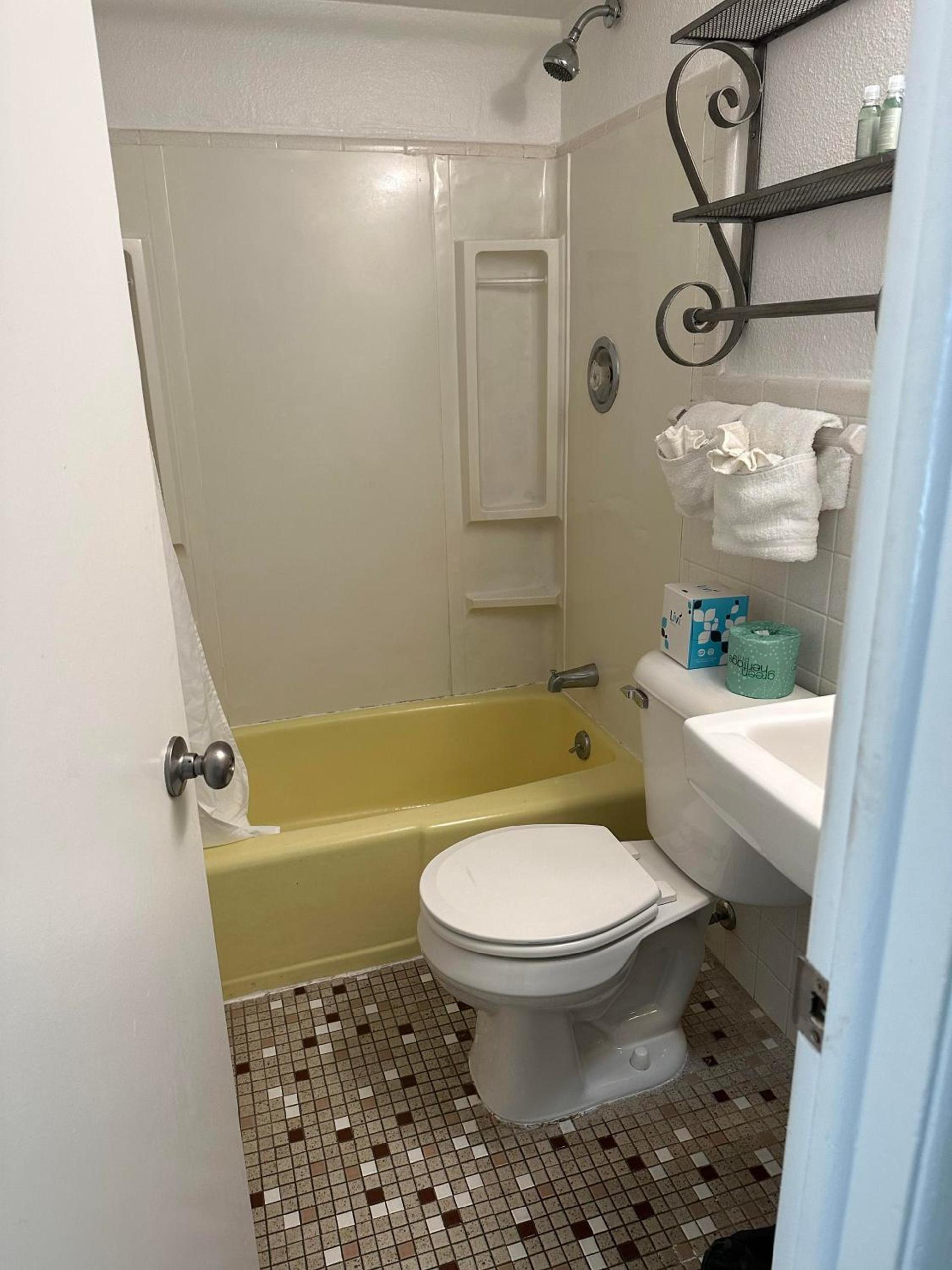 Diamond Crest Motel photo 8