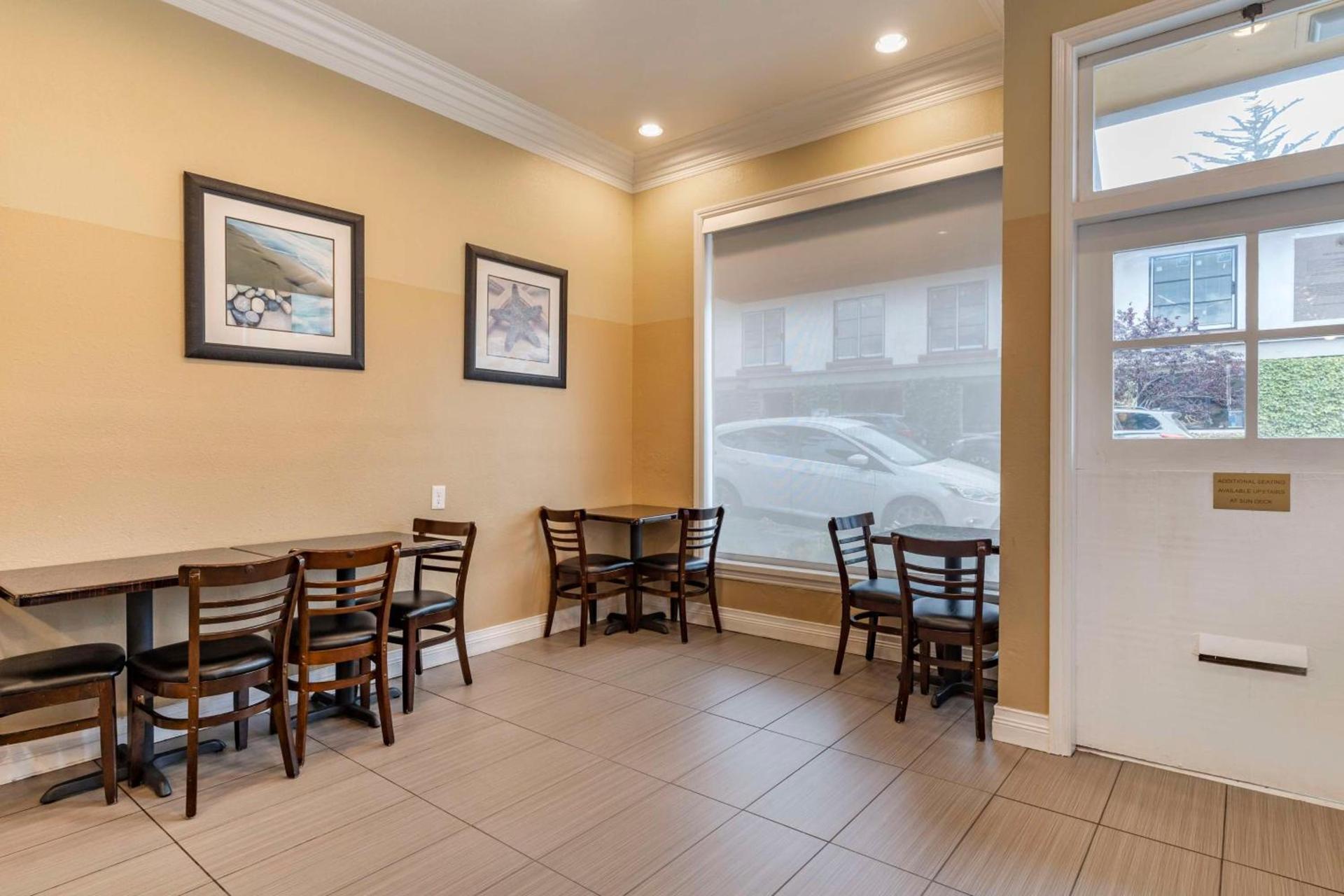 Best Western Carmel's Town House Lodge photo 9