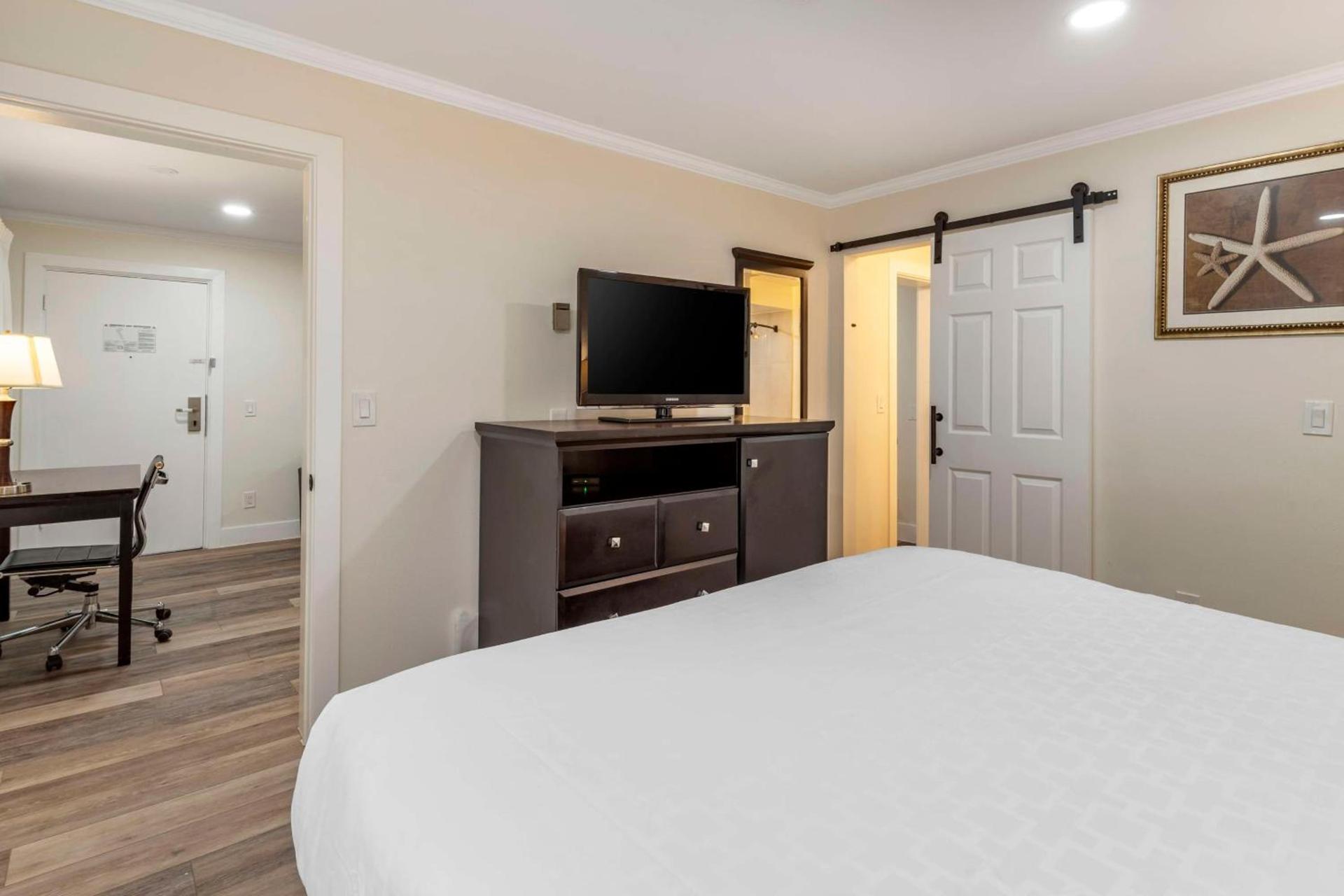 Best Western Carmel's Town House Lodge photo 22