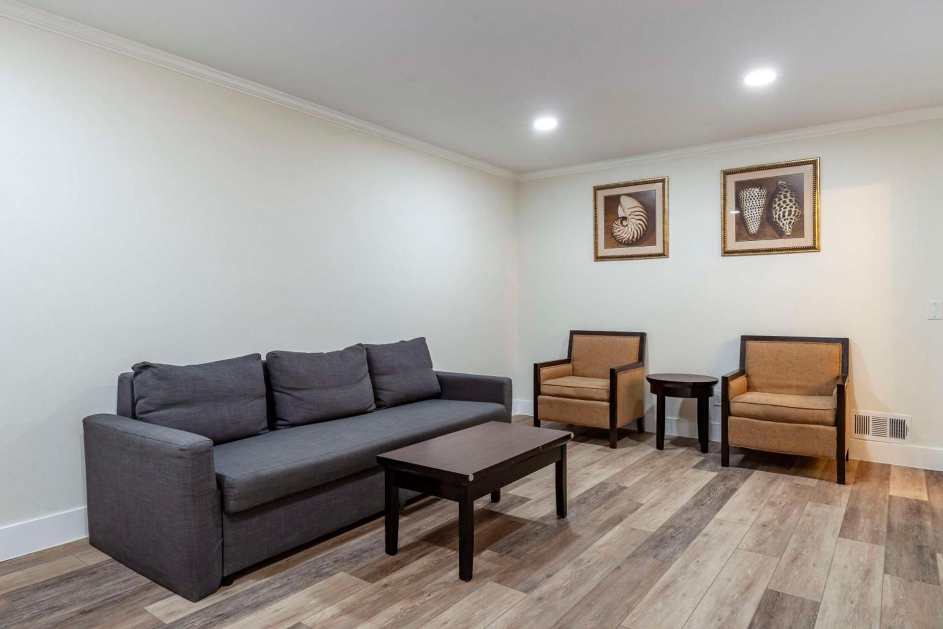 Best Western Carmel's Town House Lodge photo 24