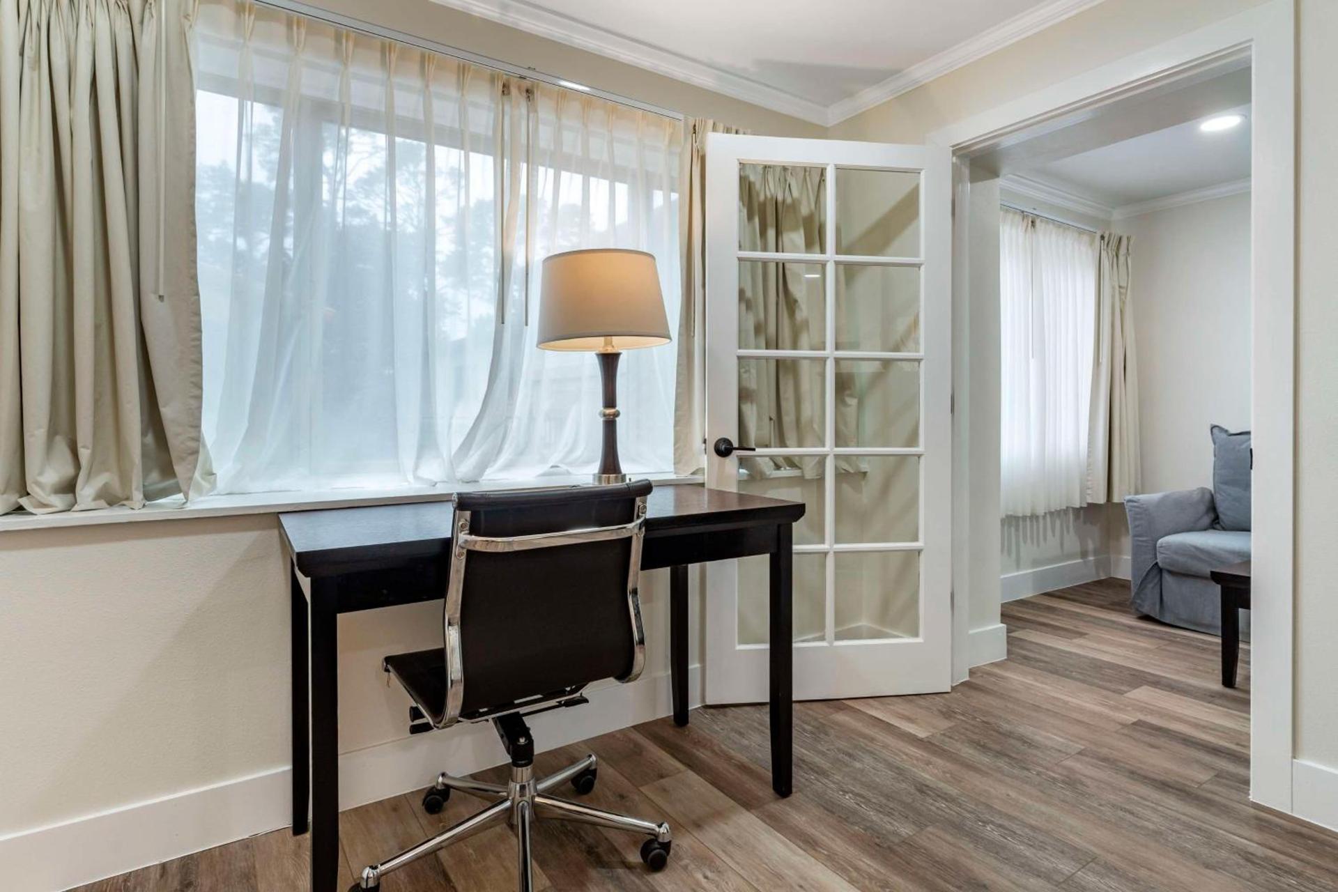 Best Western Carmel's Town House Lodge photo 32