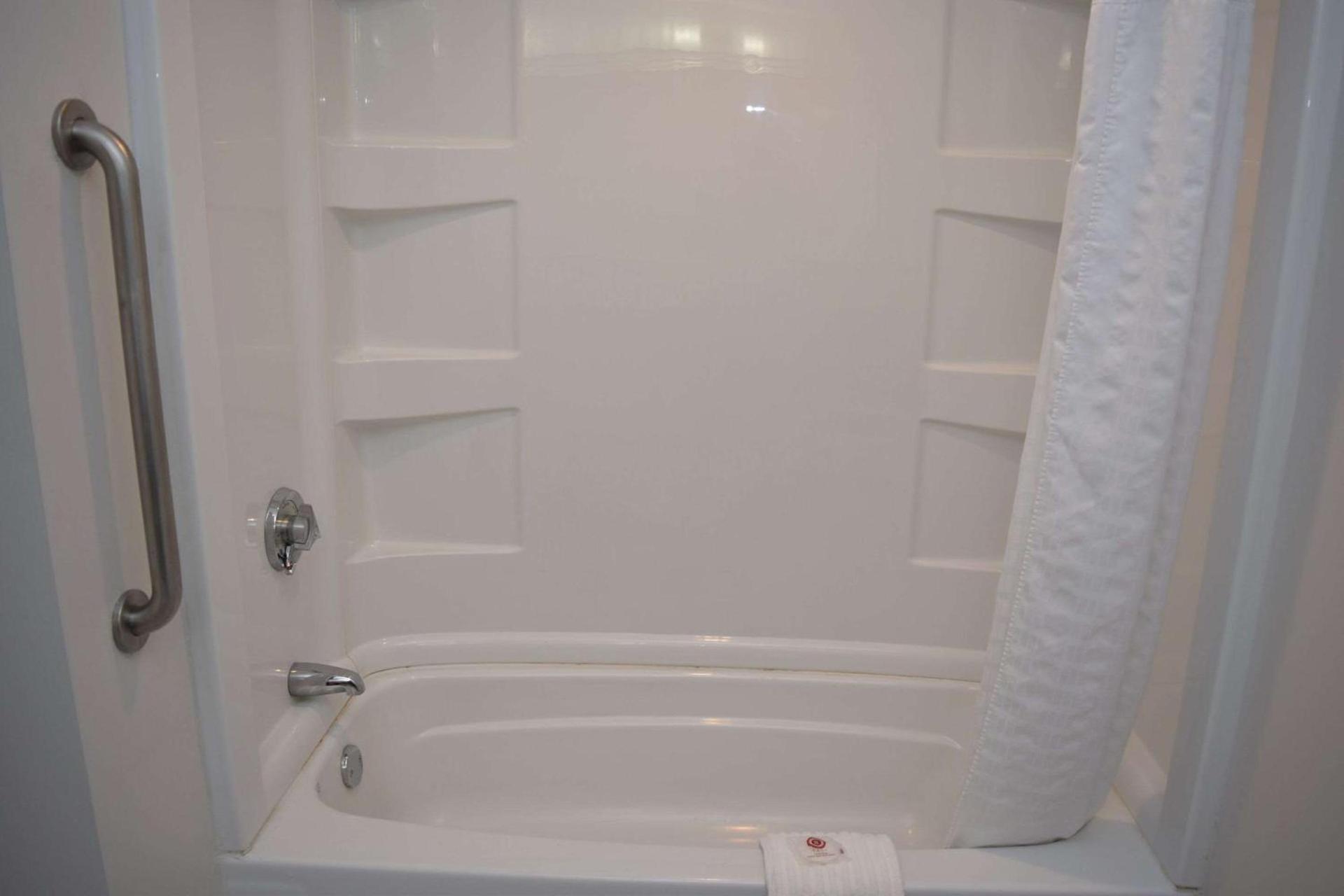 Comfort Inn & Suites Syracuse-Carrier Circle photo 13