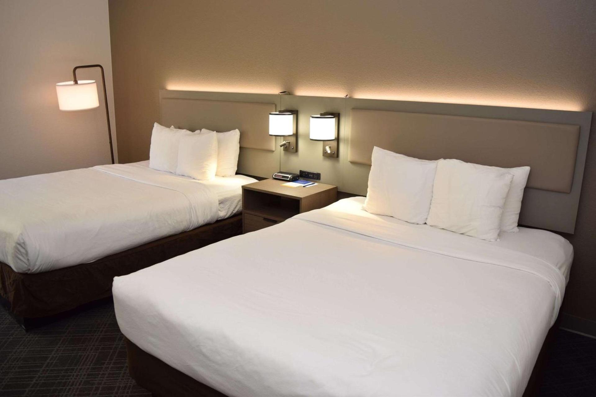 Comfort Inn & Suites Syracuse-Carrier Circle photo 15