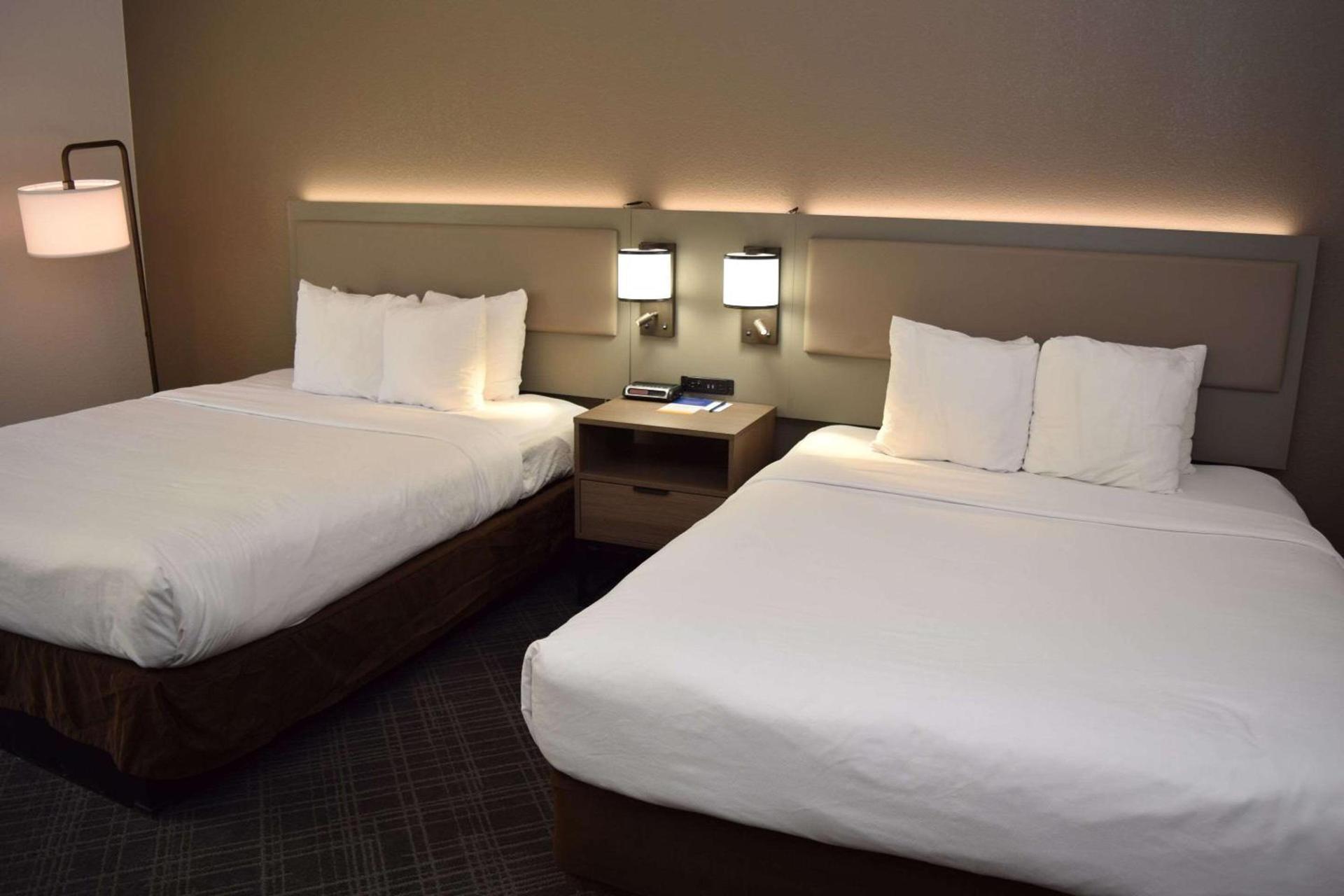Comfort Inn & Suites Syracuse-Carrier Circle photo 16