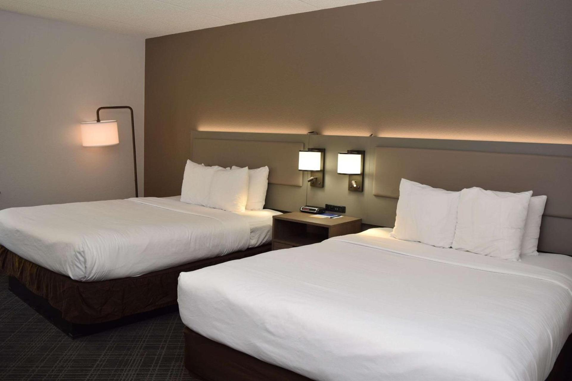 Comfort Inn & Suites Syracuse-Carrier Circle photo 19