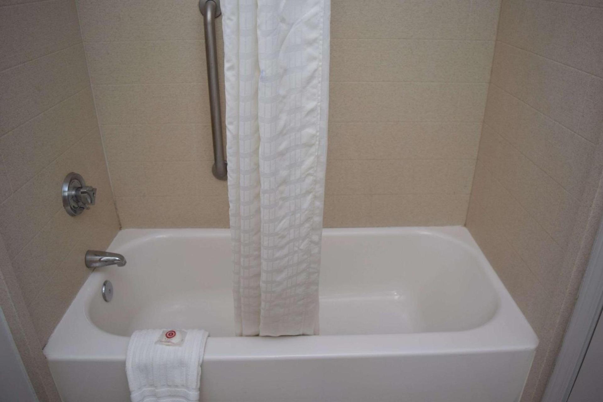 Comfort Inn & Suites Syracuse-Carrier Circle photo 28