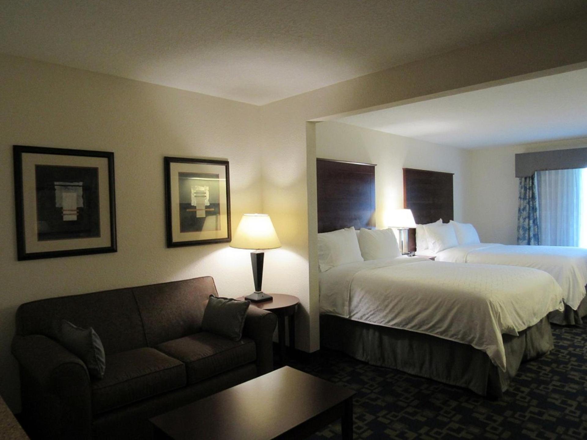 Holiday Inn Express & Suites Pembroke Pines-Sheridan St by IHG photo 34