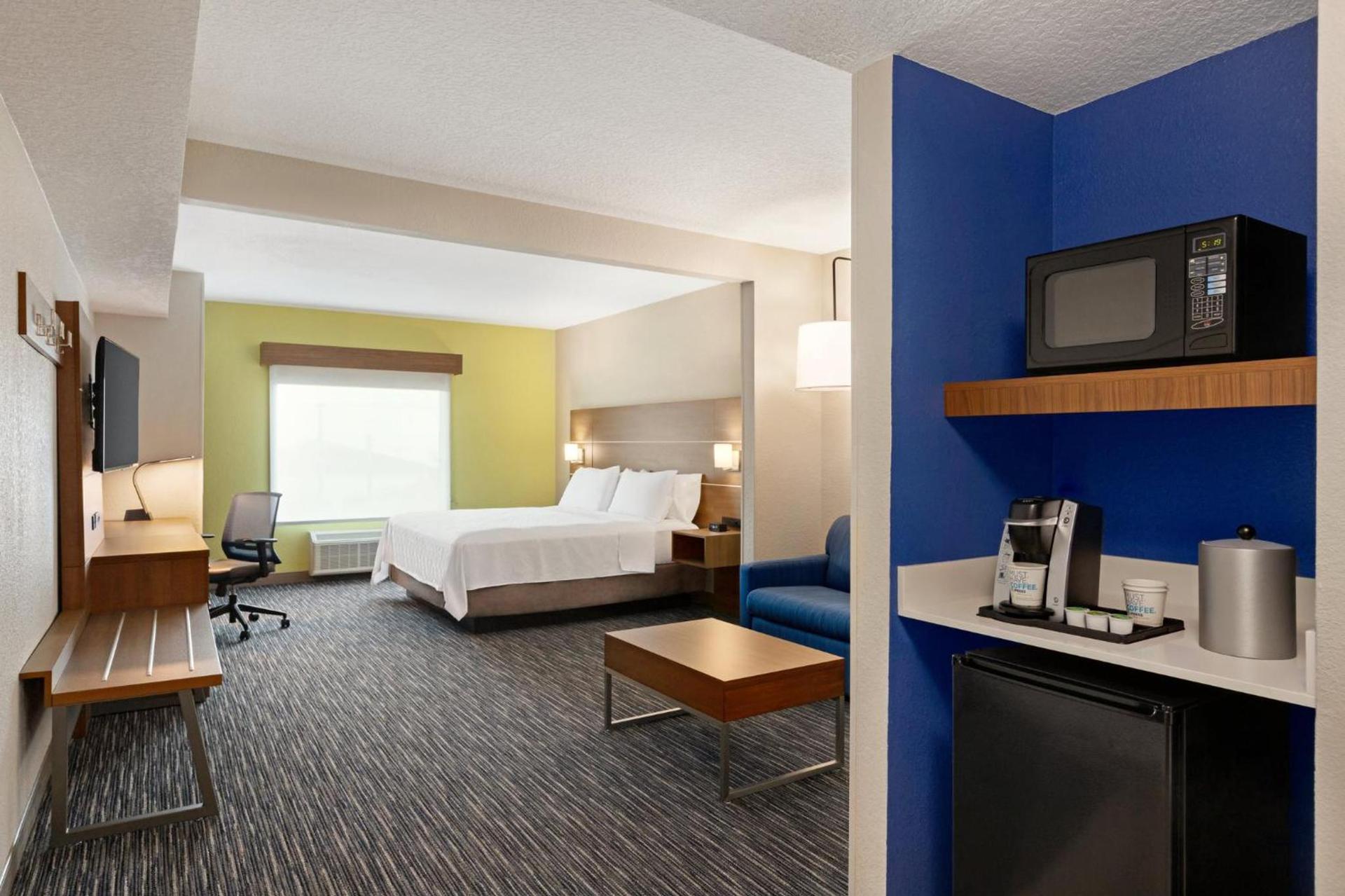 Holiday Inn Express & Suites Pembroke Pines-Sheridan St by IHG photo 79