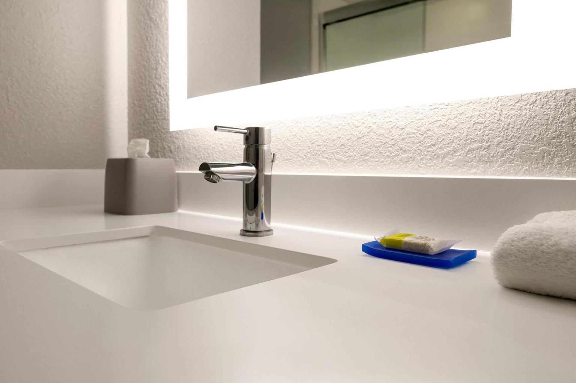 Holiday Inn Express & Suites Pembroke Pines-Sheridan St by IHG photo 46