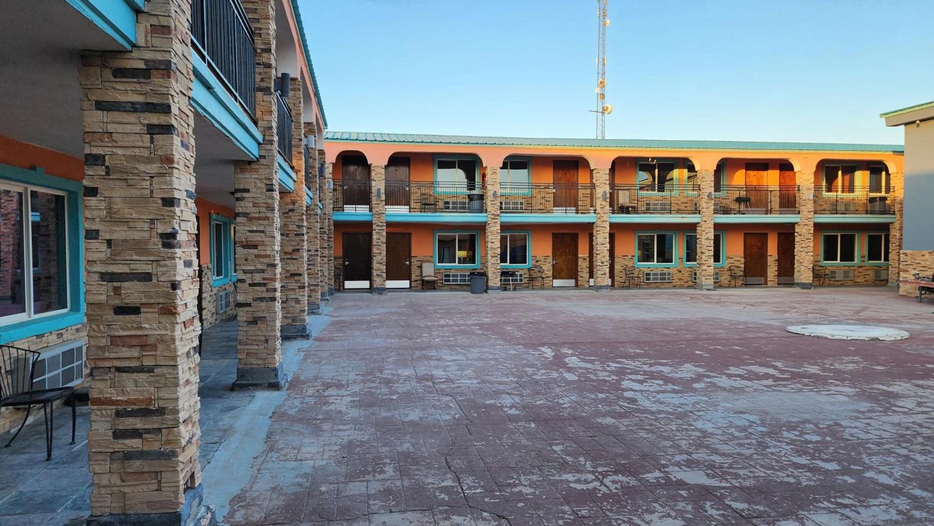 B&J HOTEL AND APARTMENTS photo 36