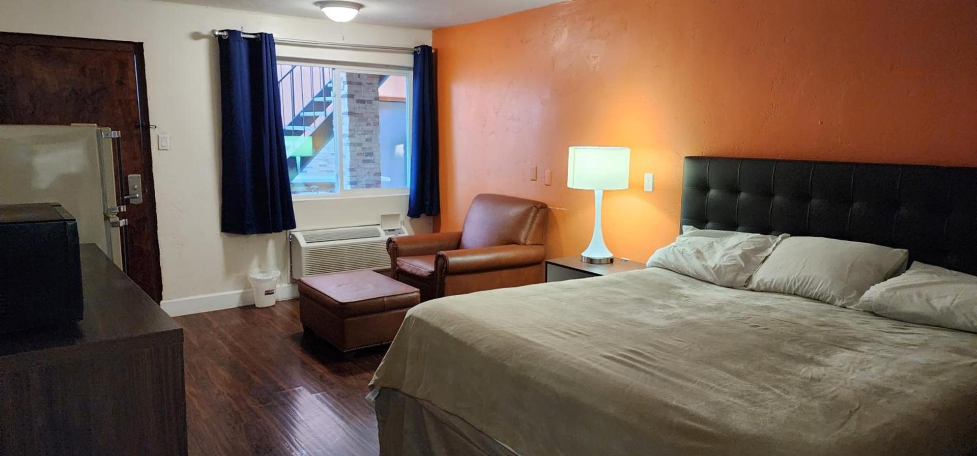 B&J HOTEL AND APARTMENTS photo 39