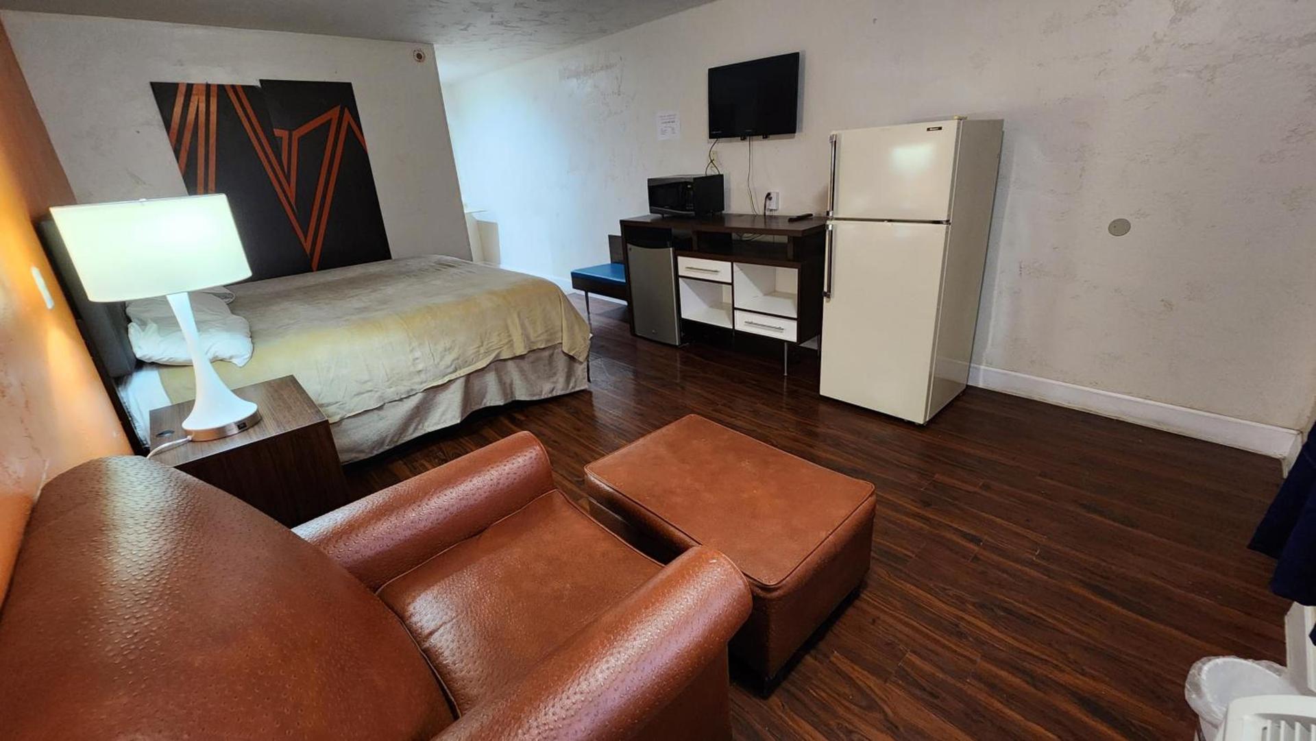 B&J HOTEL AND APARTMENTS photo 40