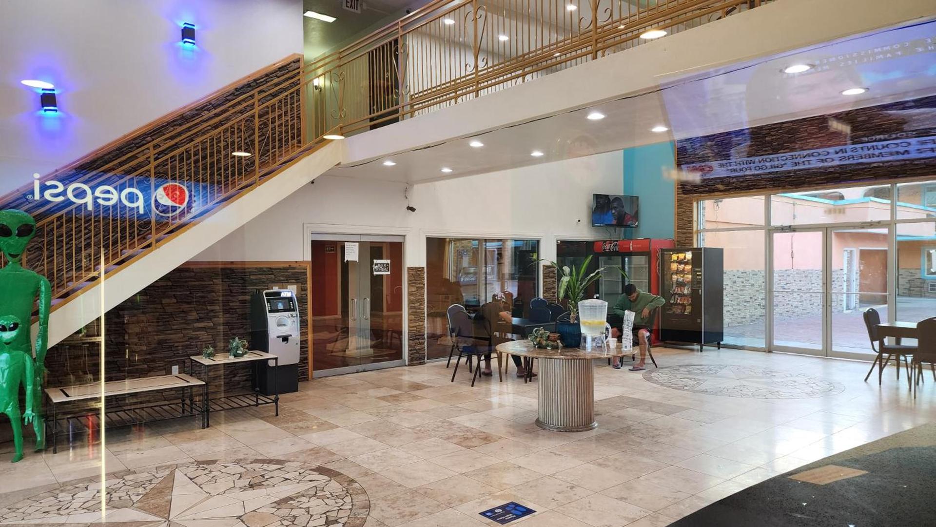 B&J HOTEL AND APARTMENTS photo 46