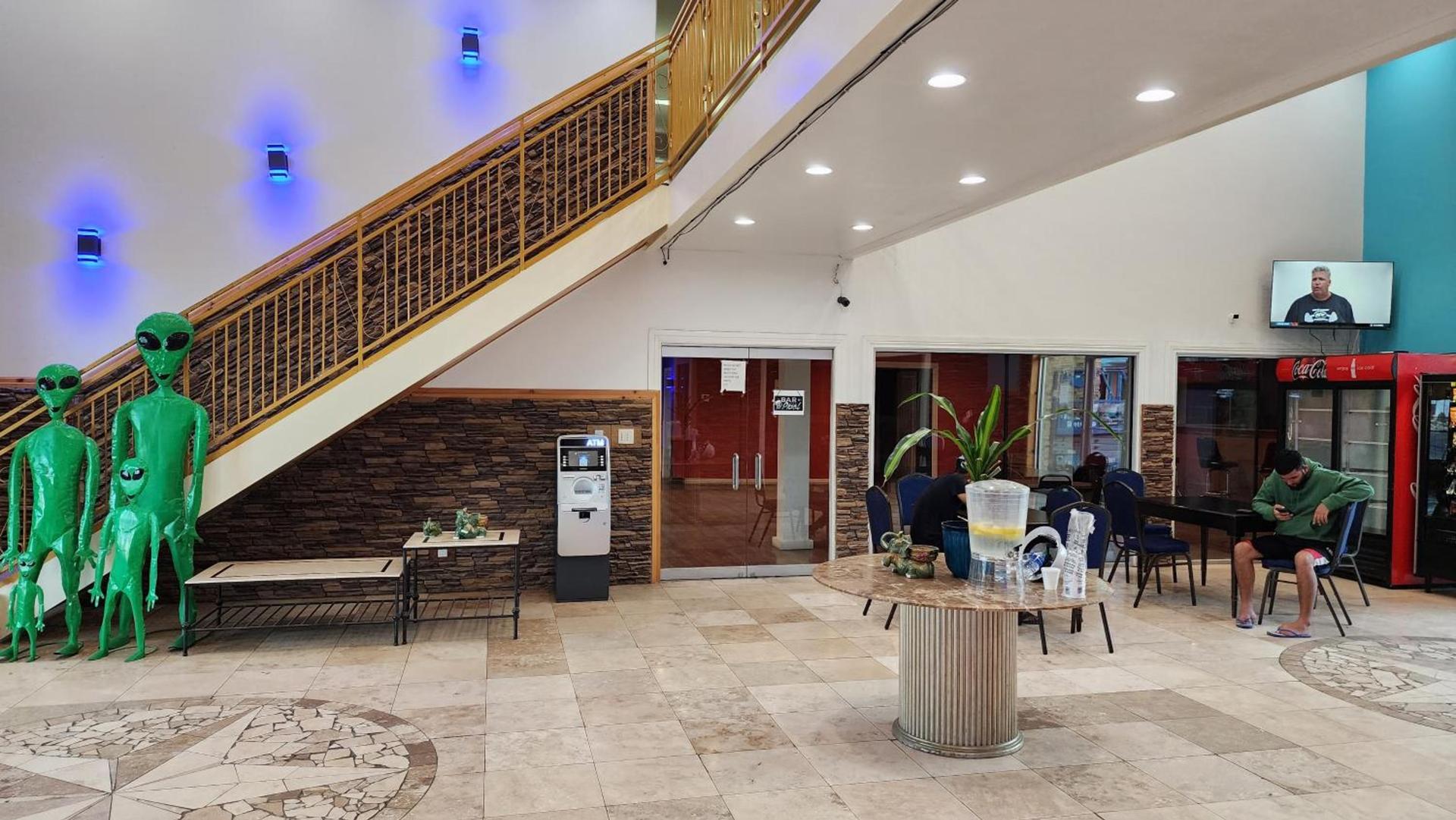 B&J HOTEL AND APARTMENTS photo 47