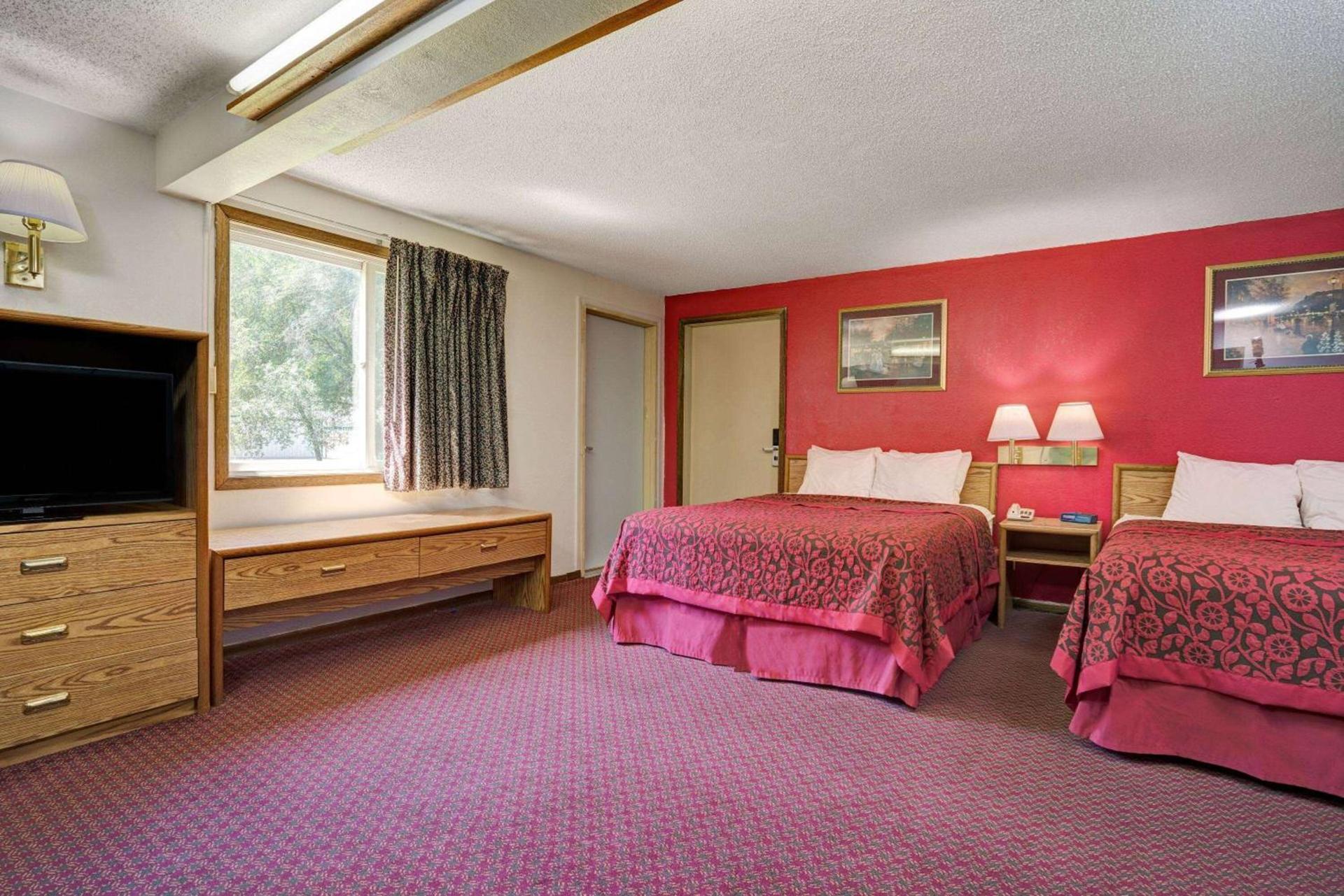 Travelodge by Wyndham Red Wing photo 11
