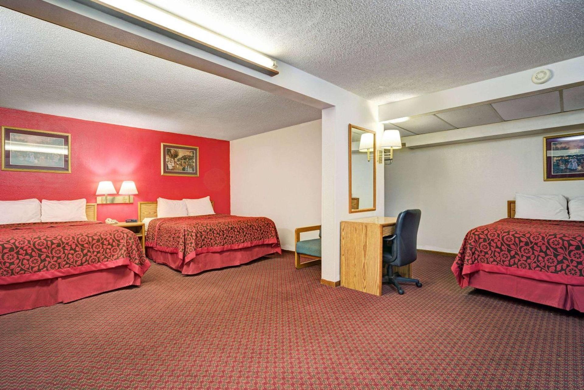 Travelodge by Wyndham Red Wing photo 10