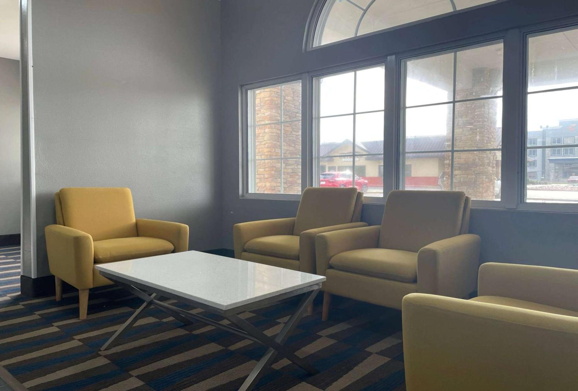 Microtel Inn & Suites by Wyndham Bossier City photo 12
