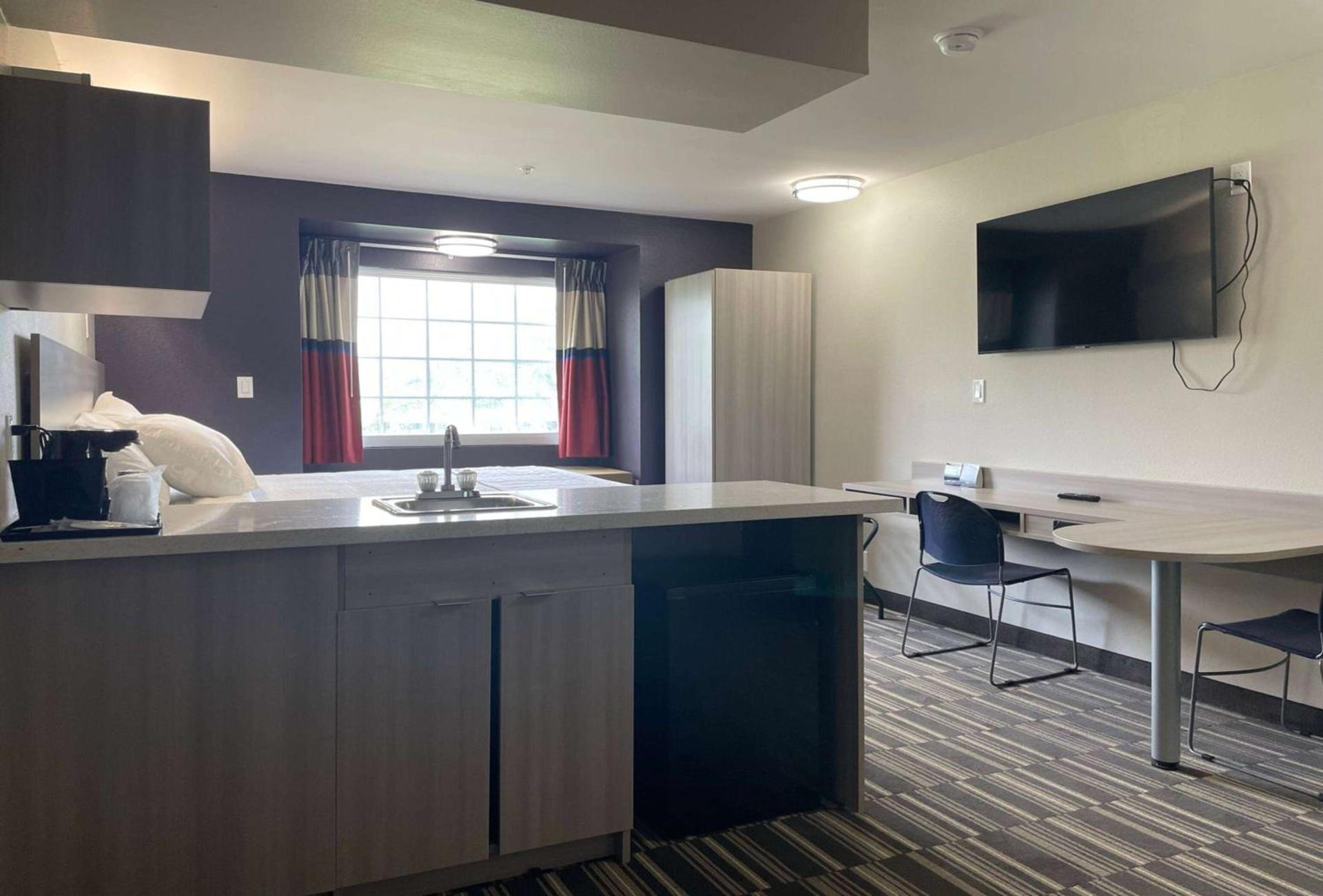 Microtel Inn & Suites by Wyndham Bossier City photo 26