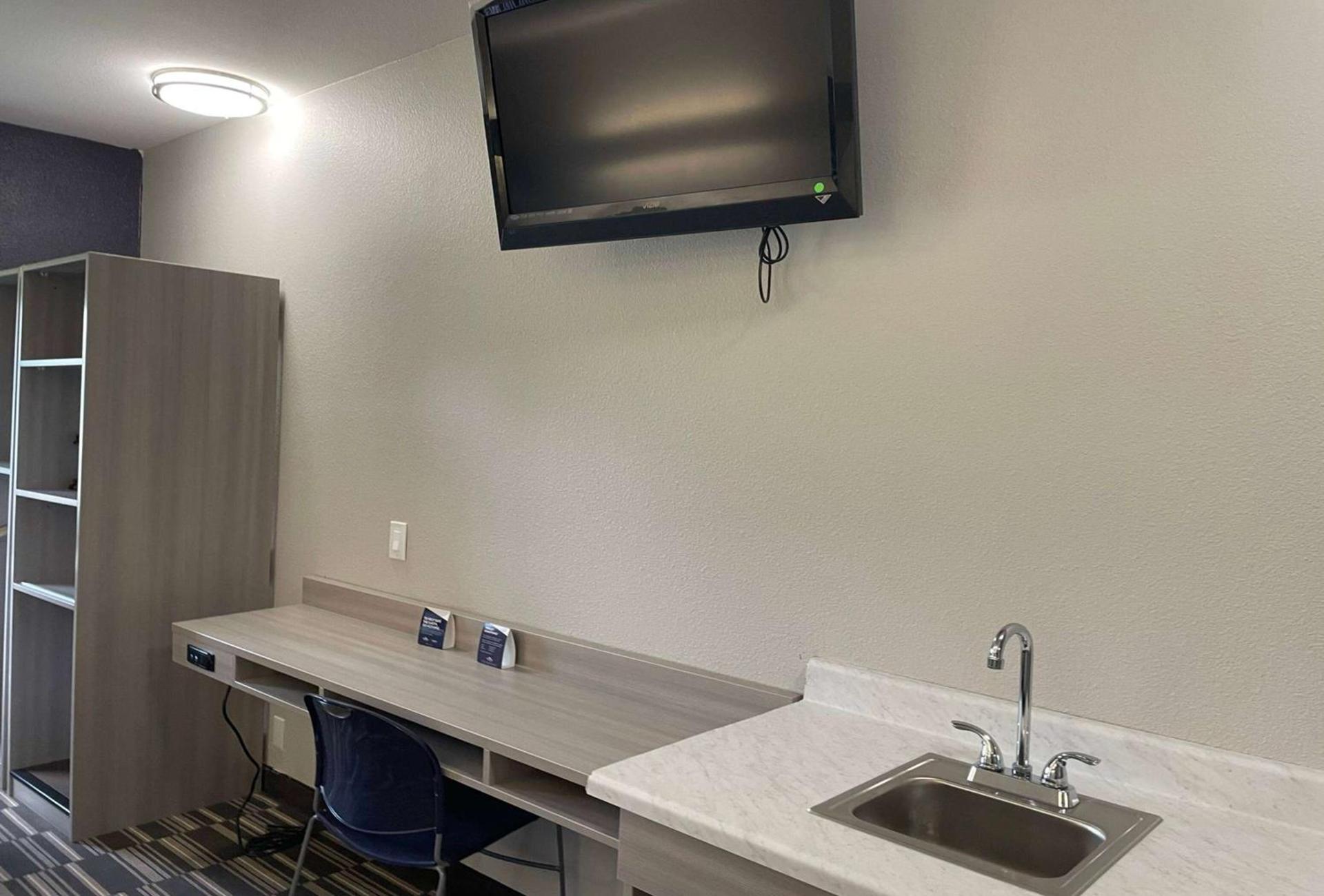 Microtel Inn & Suites by Wyndham Bossier City photo 29