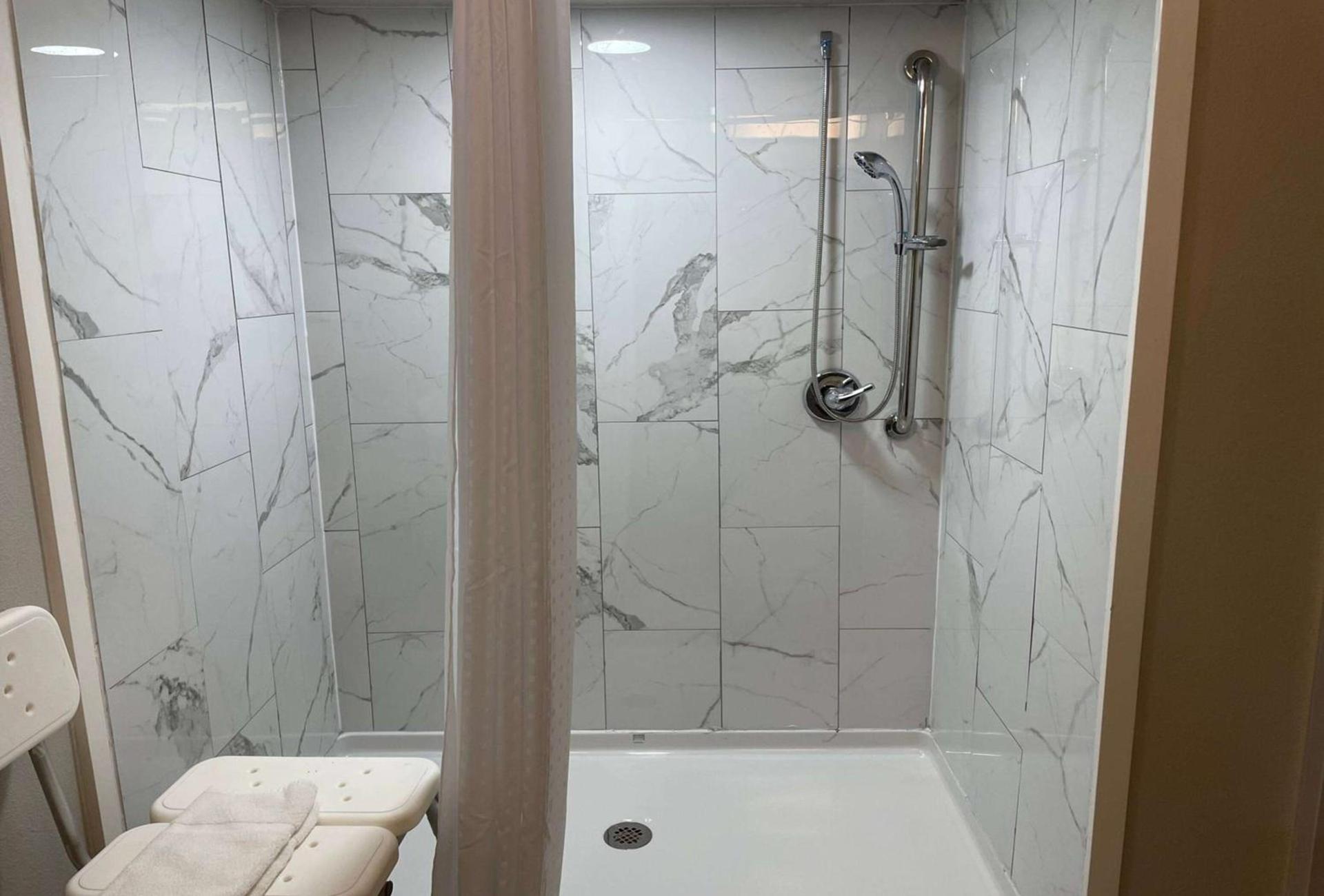 Microtel Inn & Suites by Wyndham Bossier City photo 31