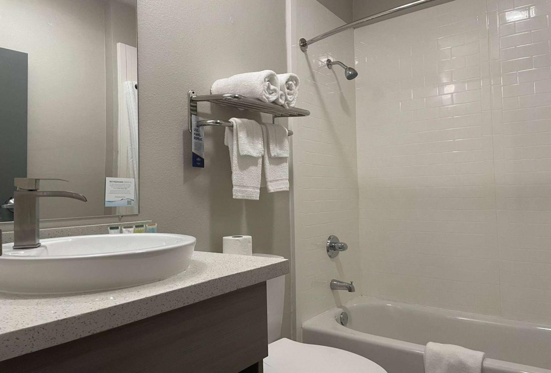 Microtel Inn & Suites by Wyndham Bossier City photo 34