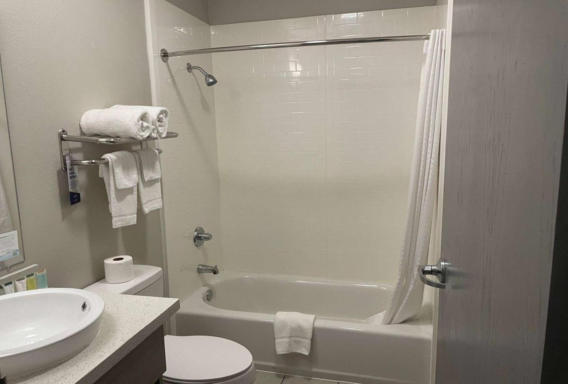 Microtel Inn & Suites by Wyndham Bossier City photo 35