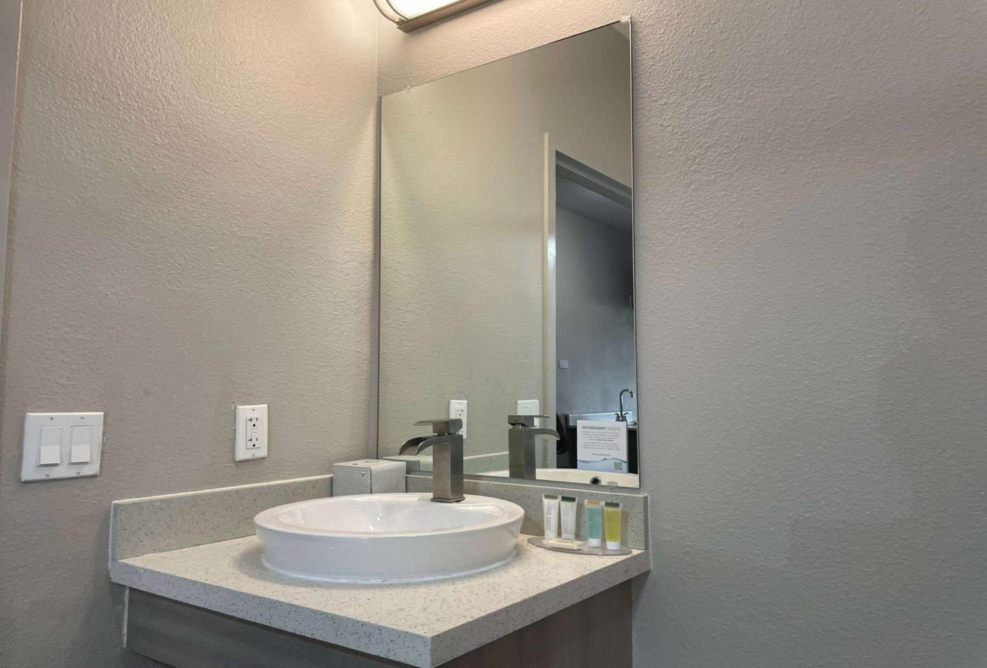 Microtel Inn & Suites by Wyndham Bossier City photo 39