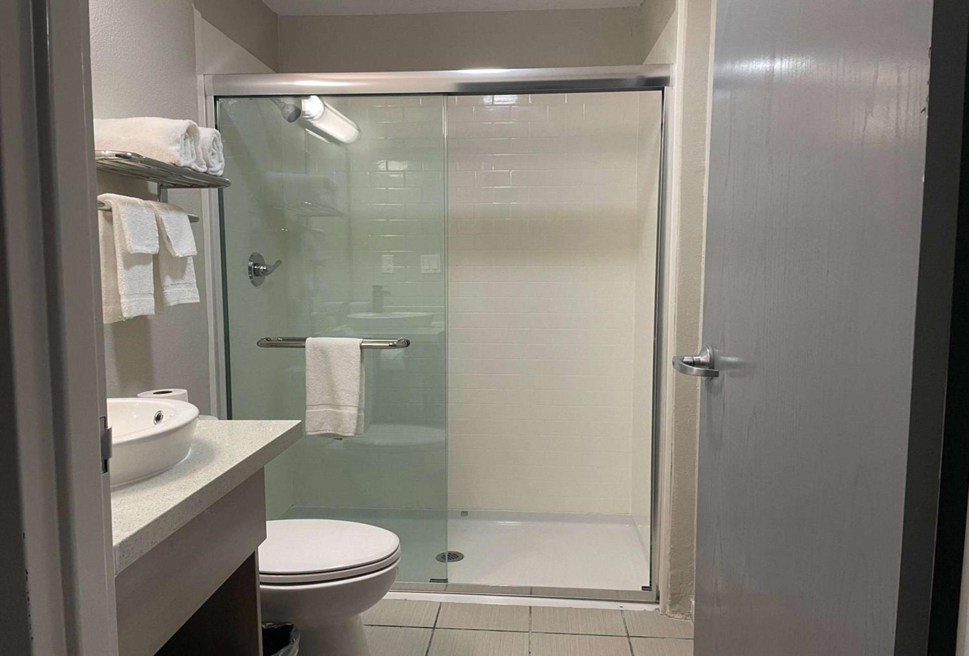 Microtel Inn & Suites by Wyndham Bossier City photo 38