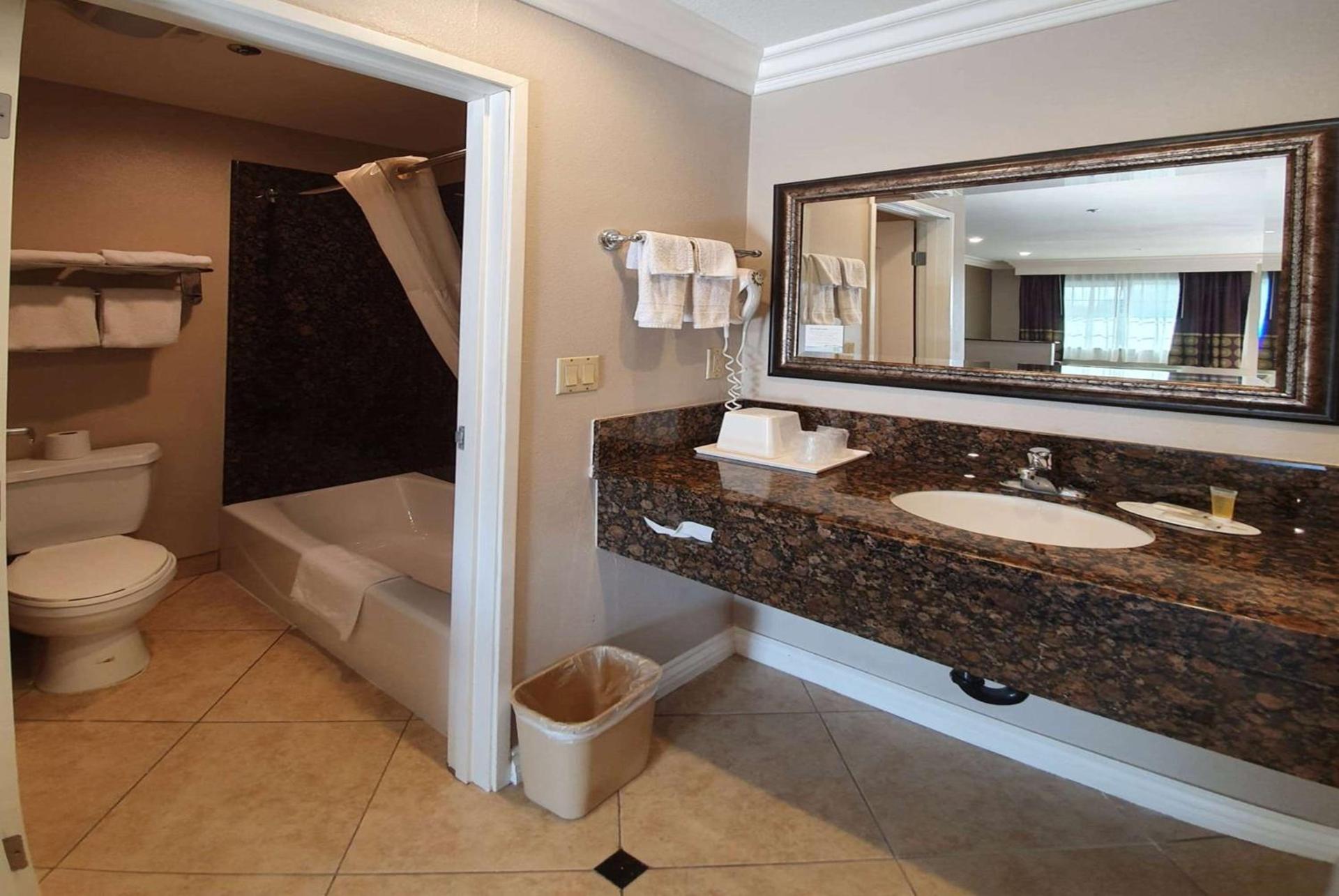 Super 8 by Wyndham Cypress Buena Park Area photo 20