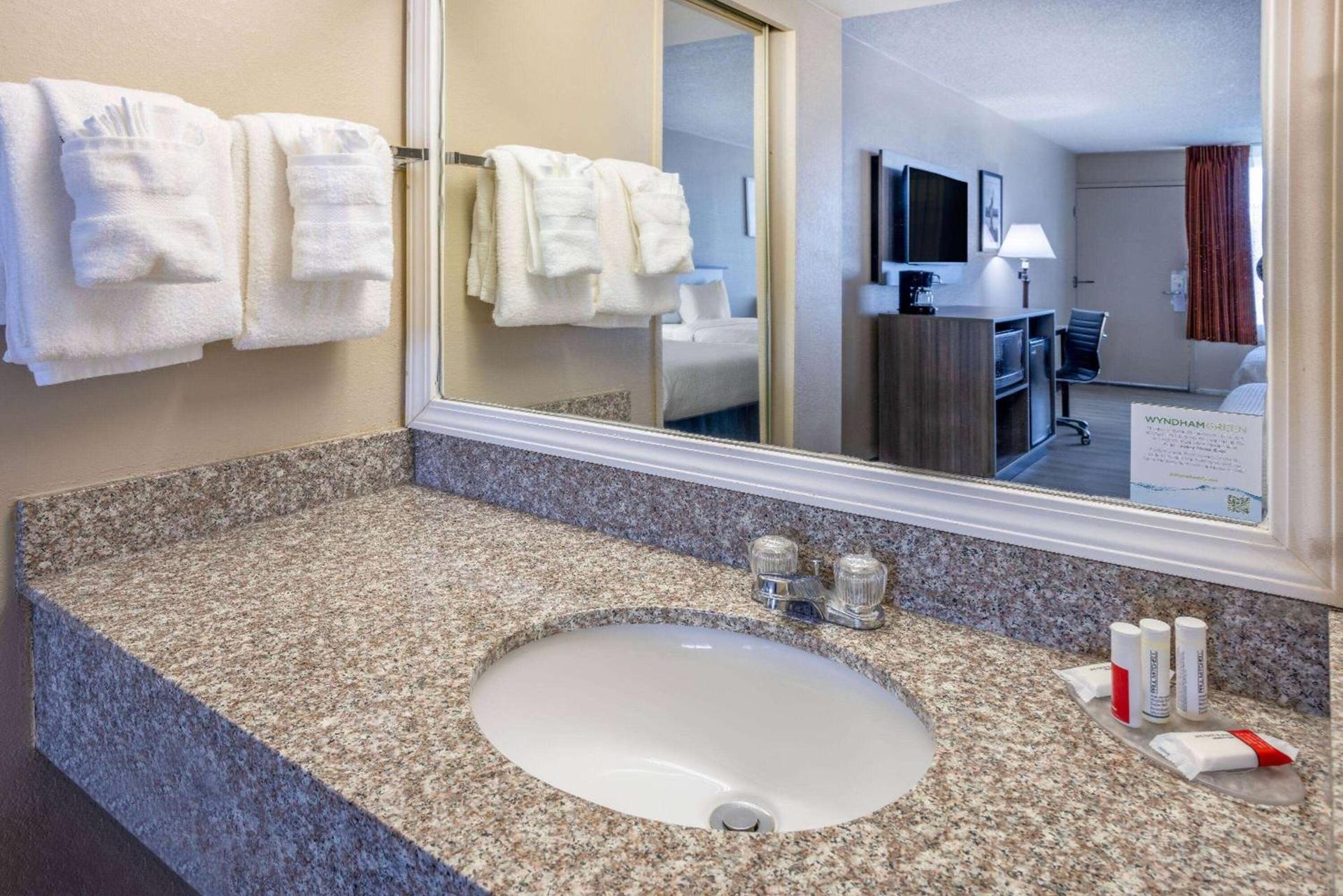 Ramada by Wyndham Rome - Verona photo 23