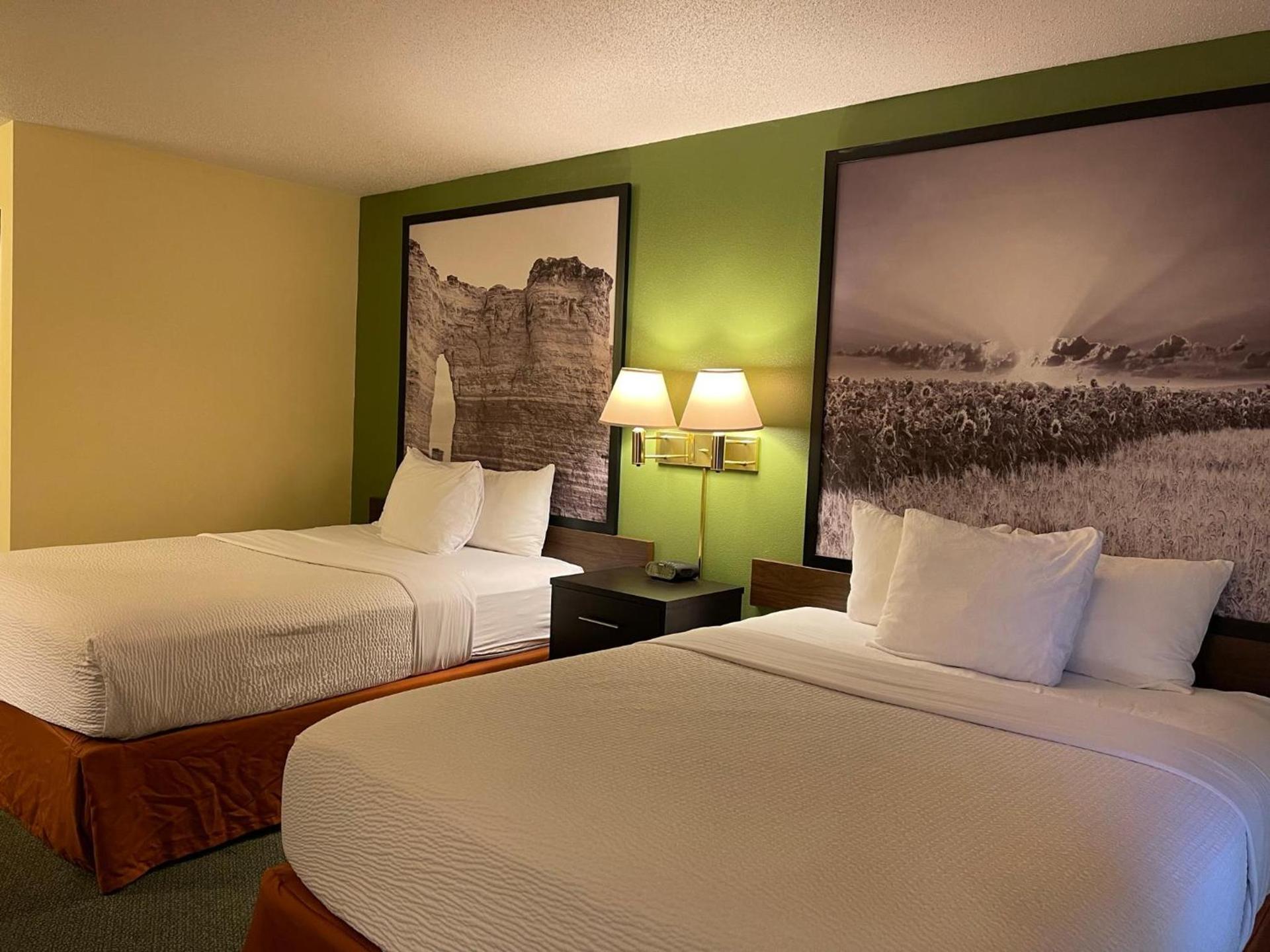 Super 8 by Wyndham Colby photo 42