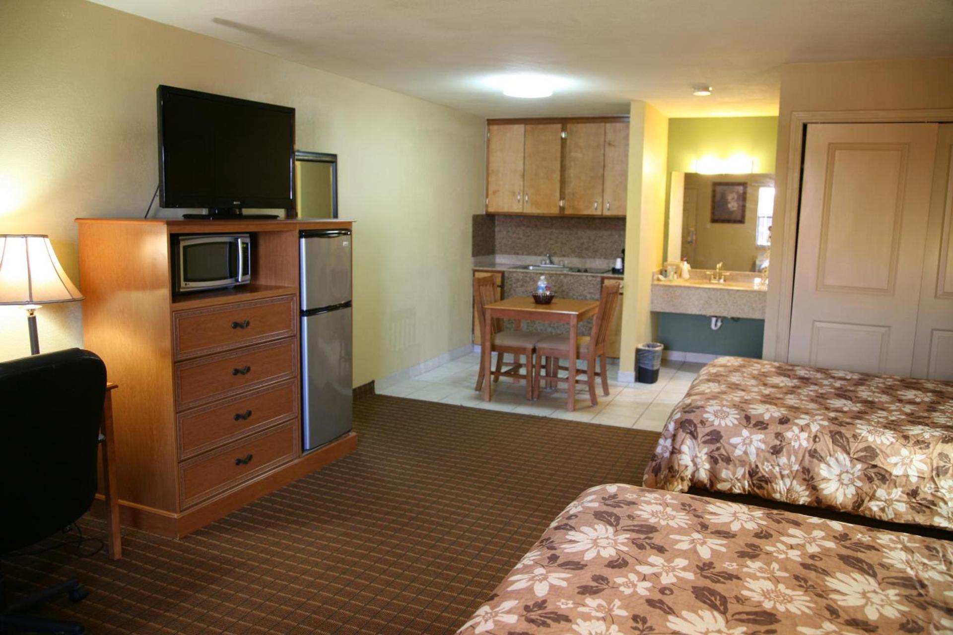 Coach Light Inn photo 3