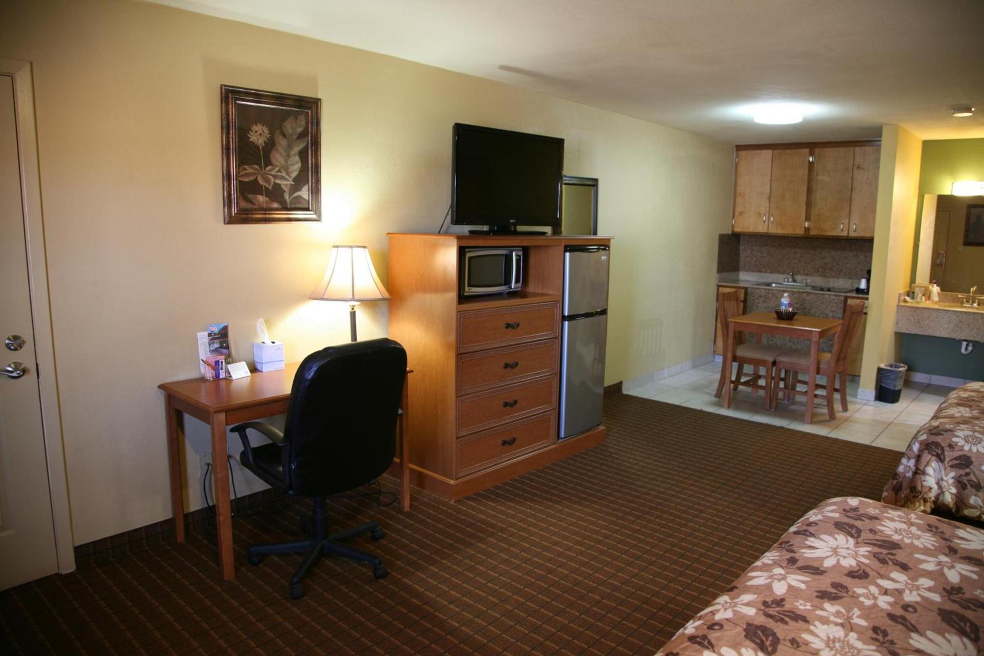 Coach Light Inn photo 4
