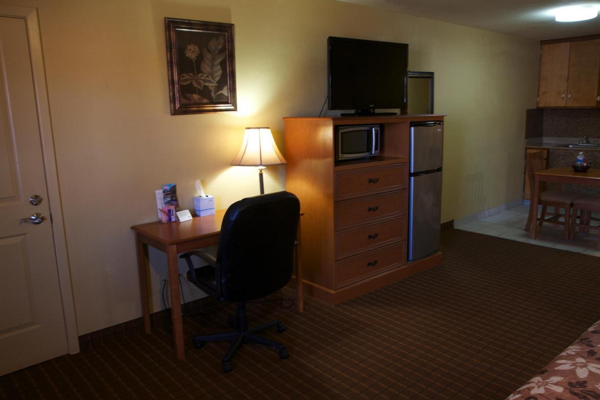 Coach Light Inn photo 6
