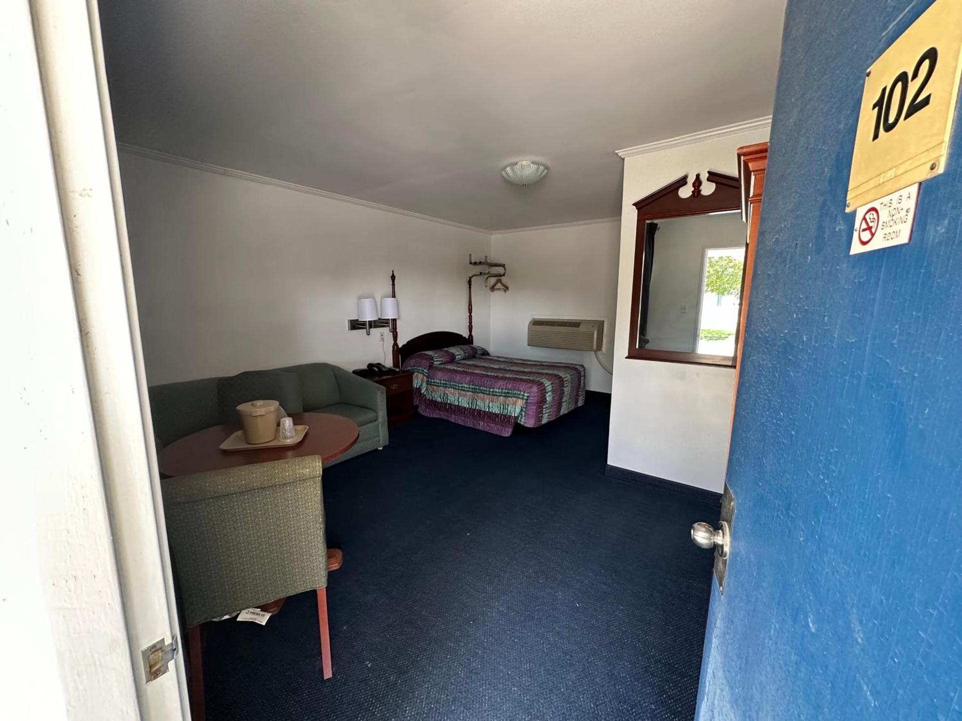 Four Oaks Lodging photo 27