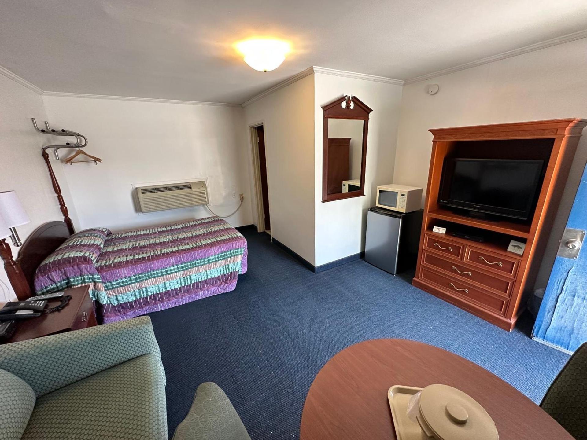 Four Oaks Lodging photo 30