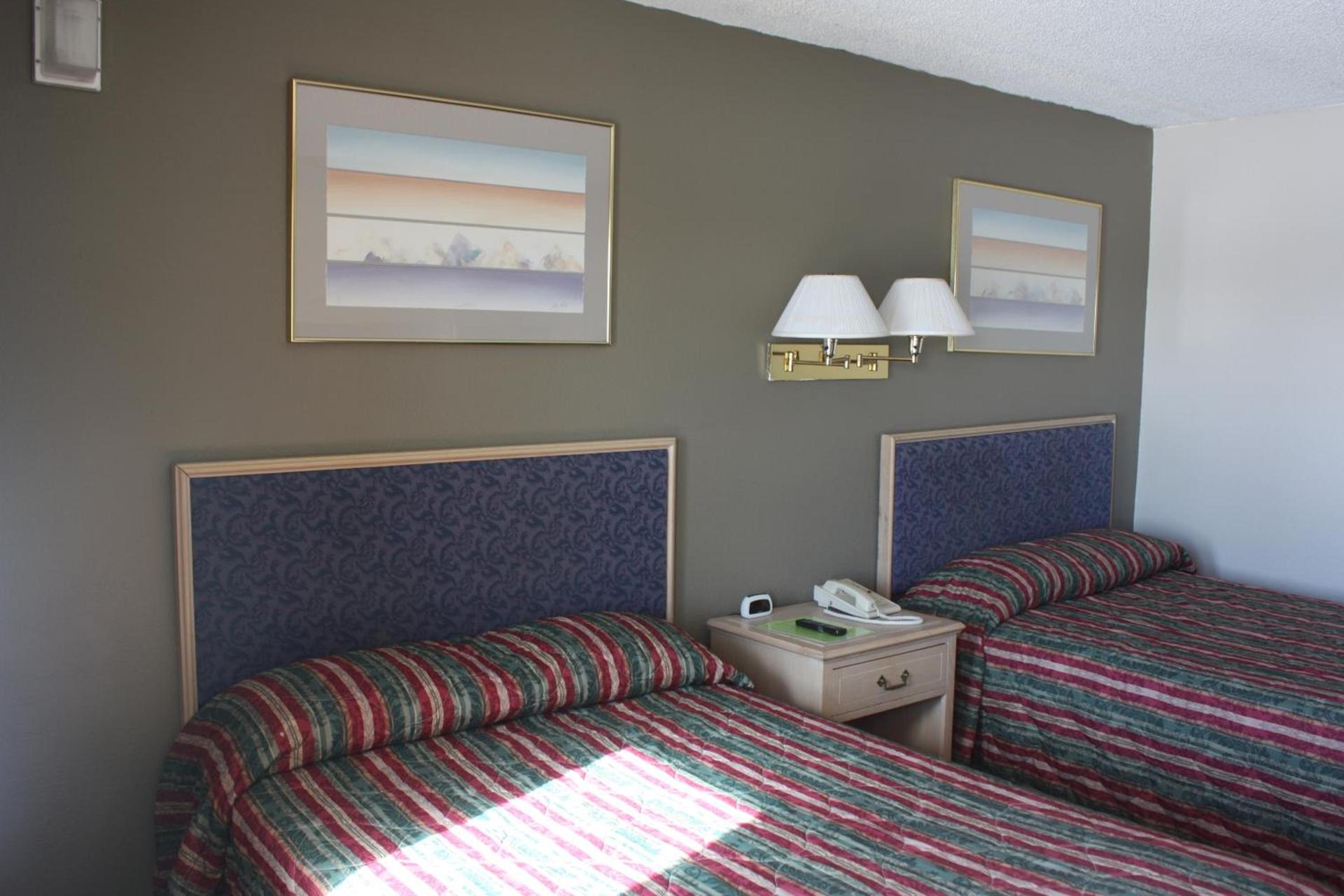 Lake Erie Lodge Oregon OH photo 16
