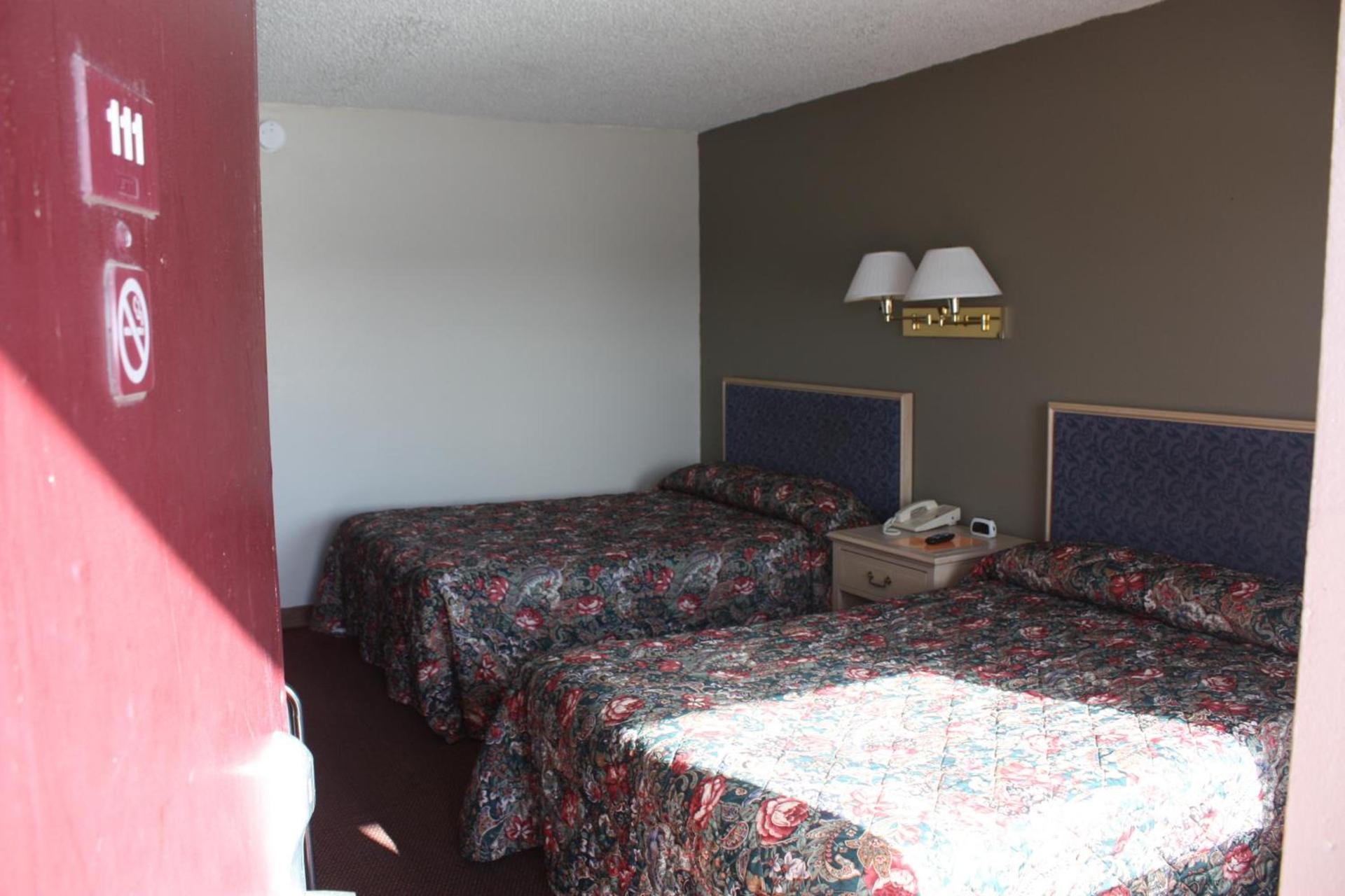 Lake Erie Lodge Oregon OH photo 18