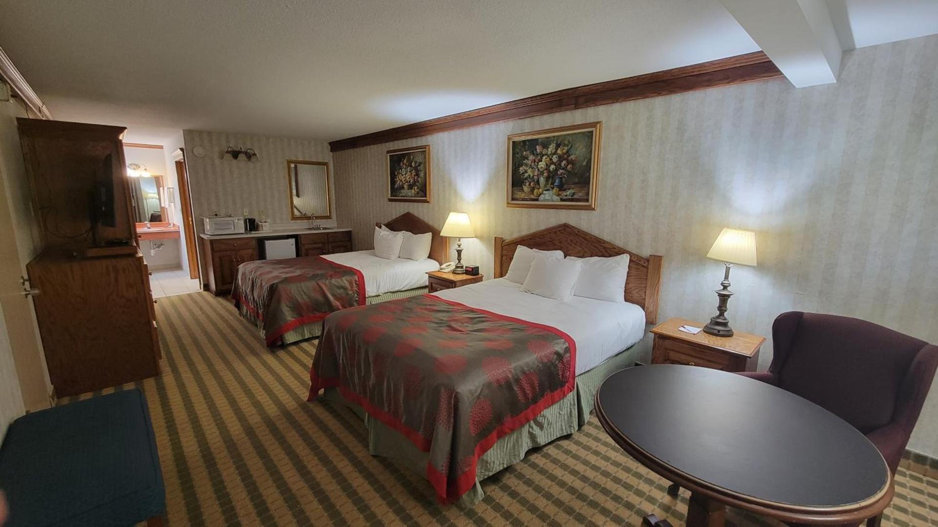 Ramada by Wyndham Saginaw Hotel & Suites photo 18
