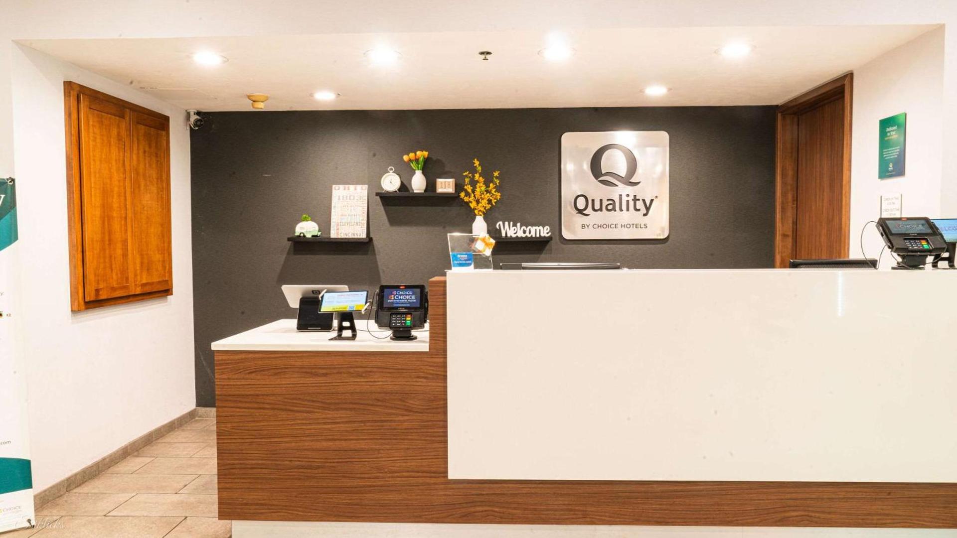 Quality Inn & Suites Oakwood Village - Cleveland South photo 3