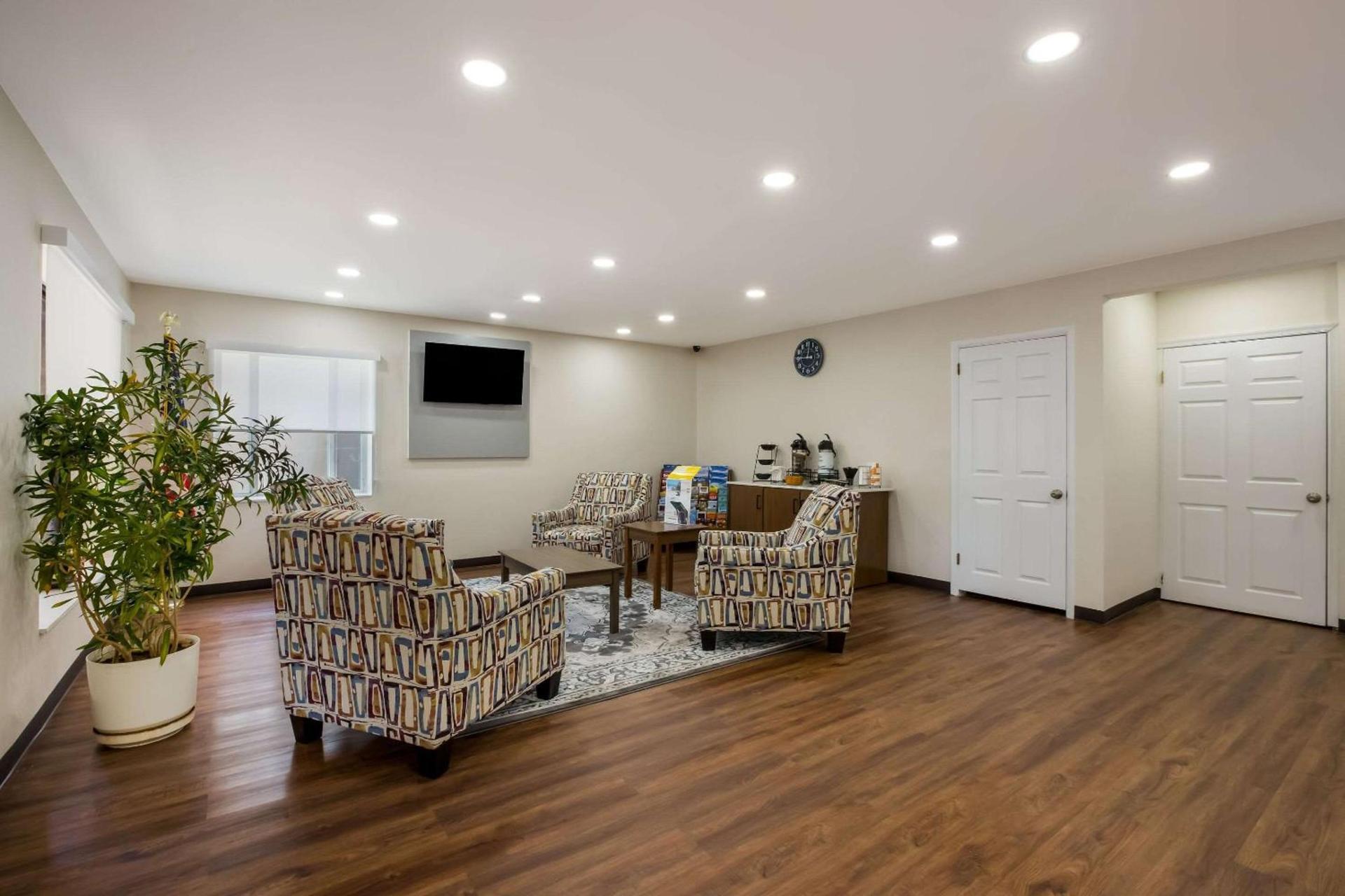 Suburban Studios Millville photo 7