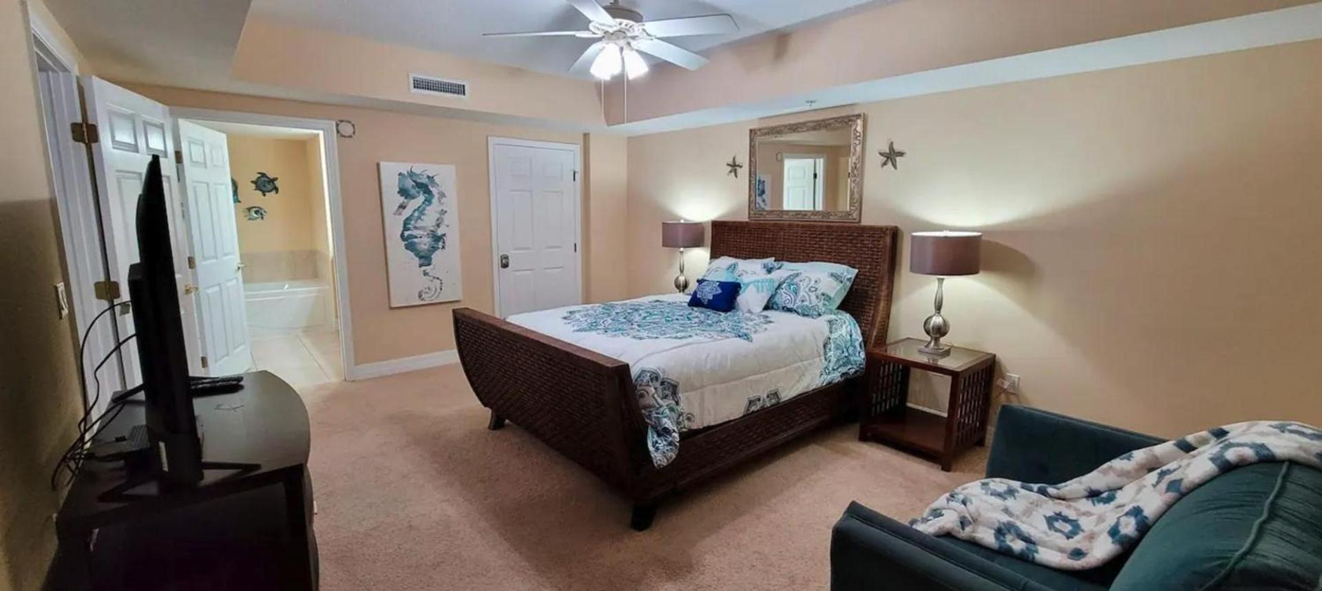 Opus Condominiums photo 27