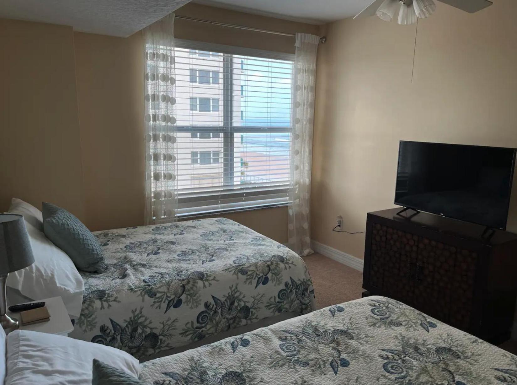 Opus Condominiums photo 28