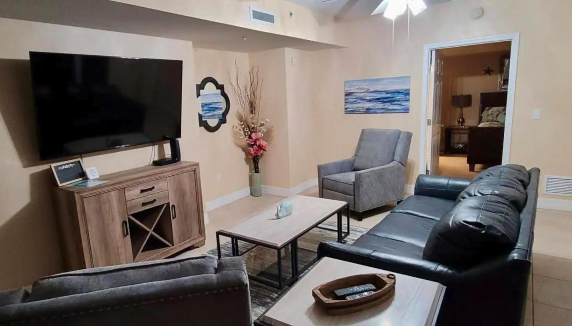 Opus Condominiums photo 42