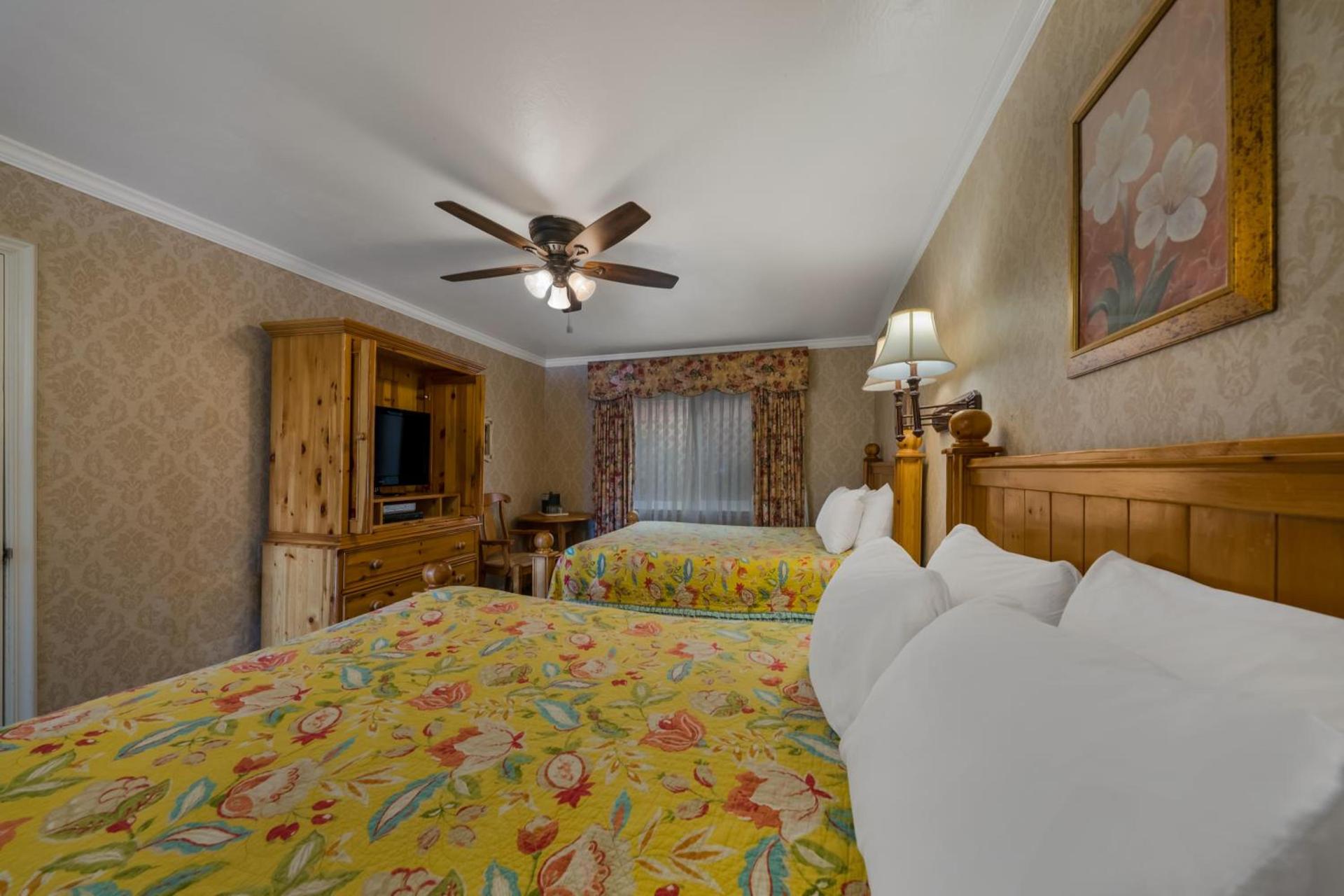 Carmel Inn & Suites photo 10