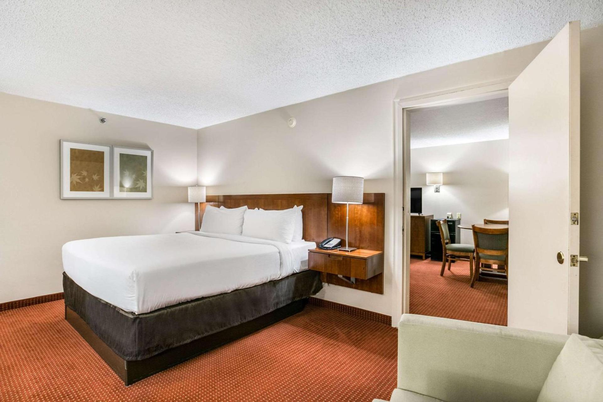Clarion Hotel BWI Airport Arundel Mills photo 16