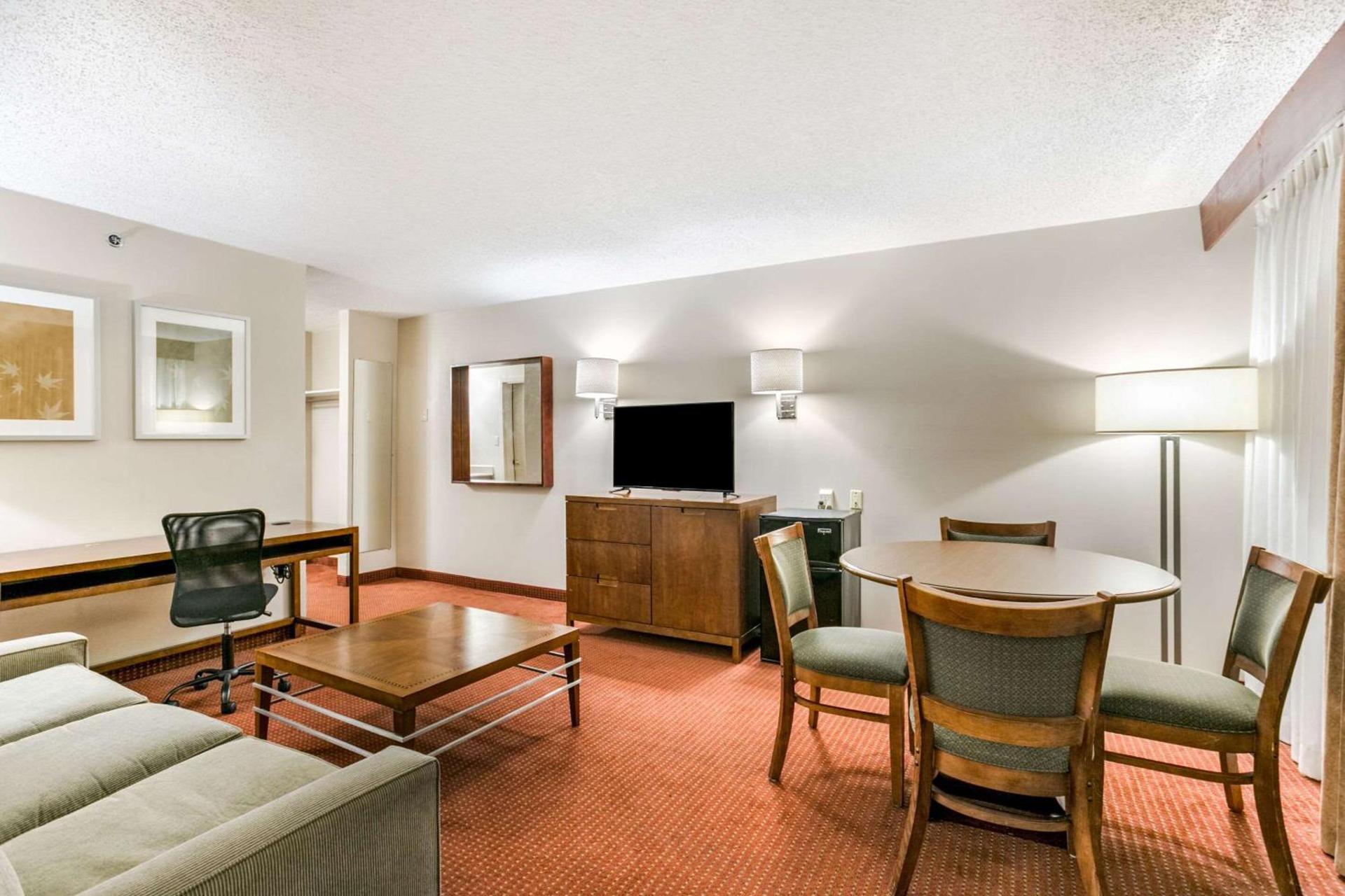 Clarion Hotel BWI Airport Arundel Mills photo 18